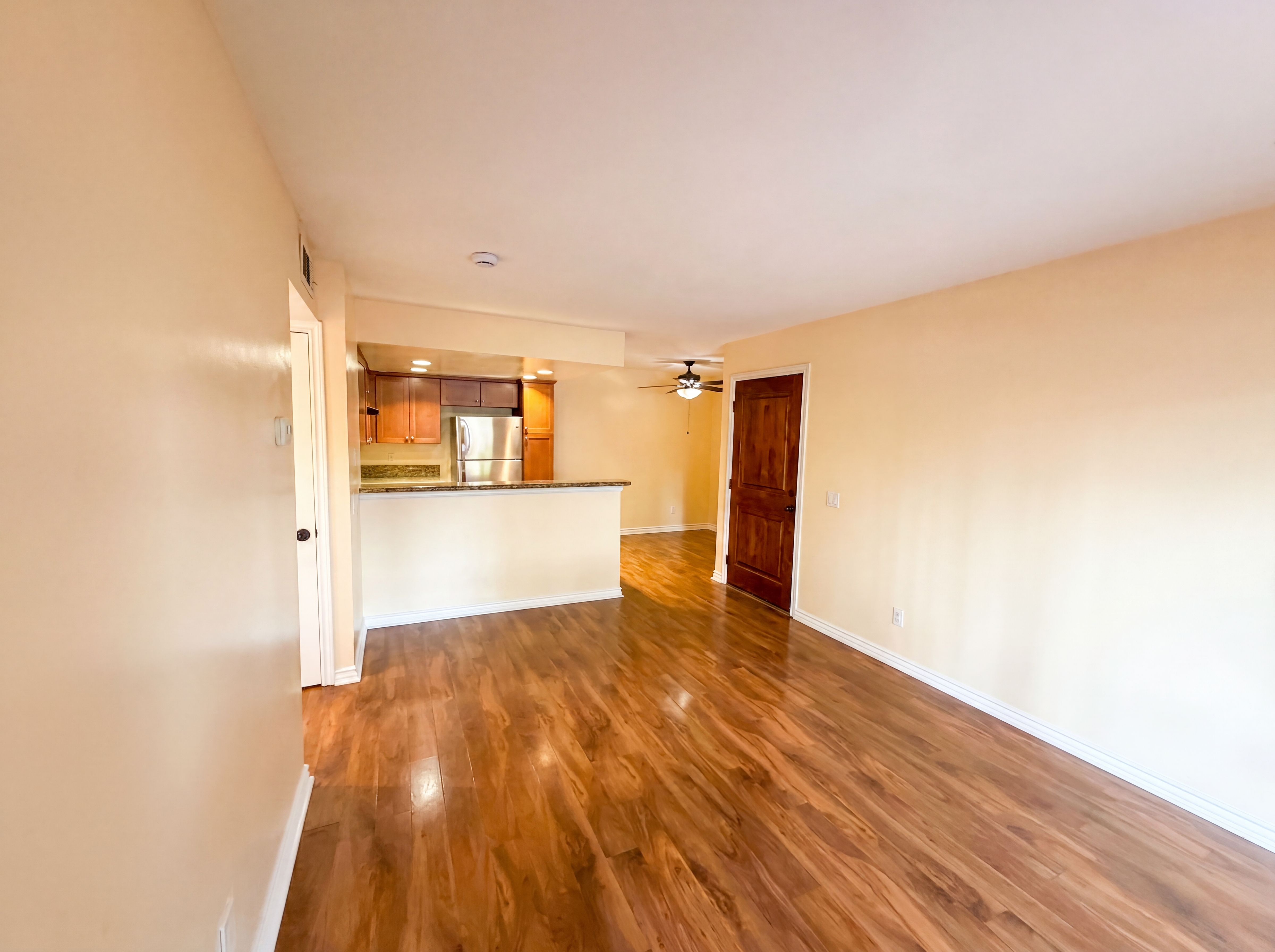 Photo 3 of 31 of 920 S Palmetto Ave, Ontario, CA