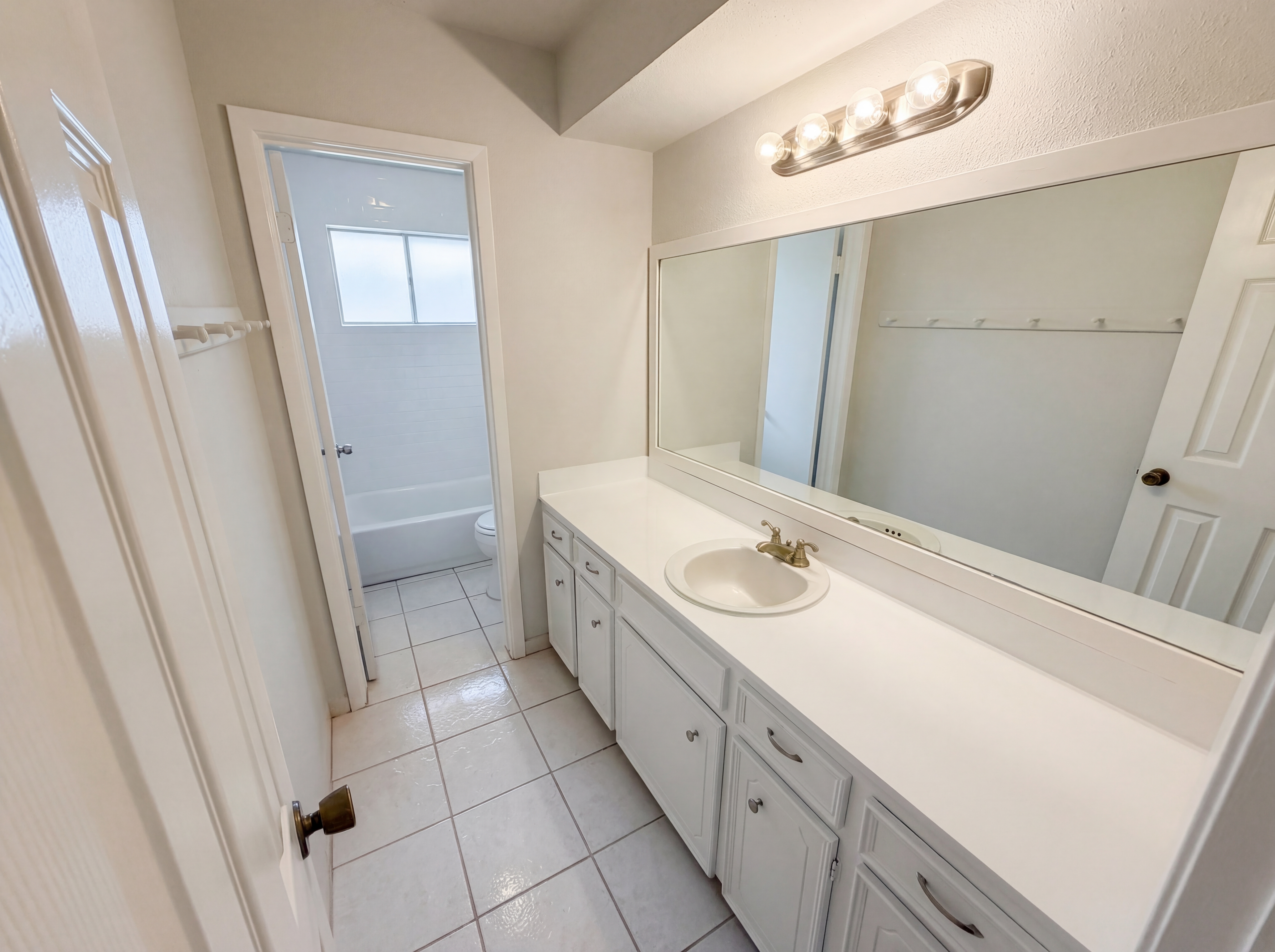 Photo 17 of 21 of 1902 New Orleans St, Deer Park, TX