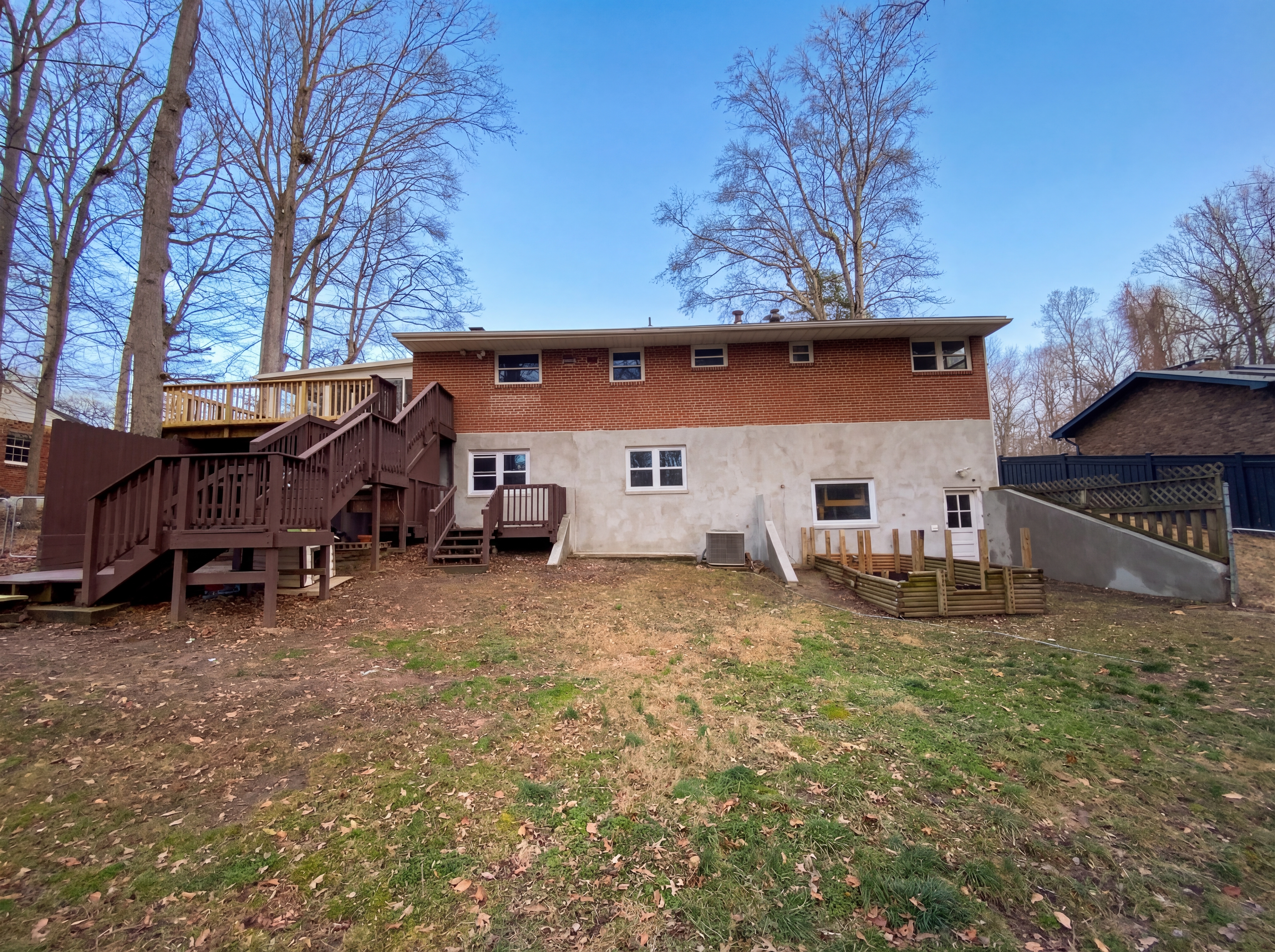 Photo 5 of 21 of 18320 Candice Dr, Triangle, VA