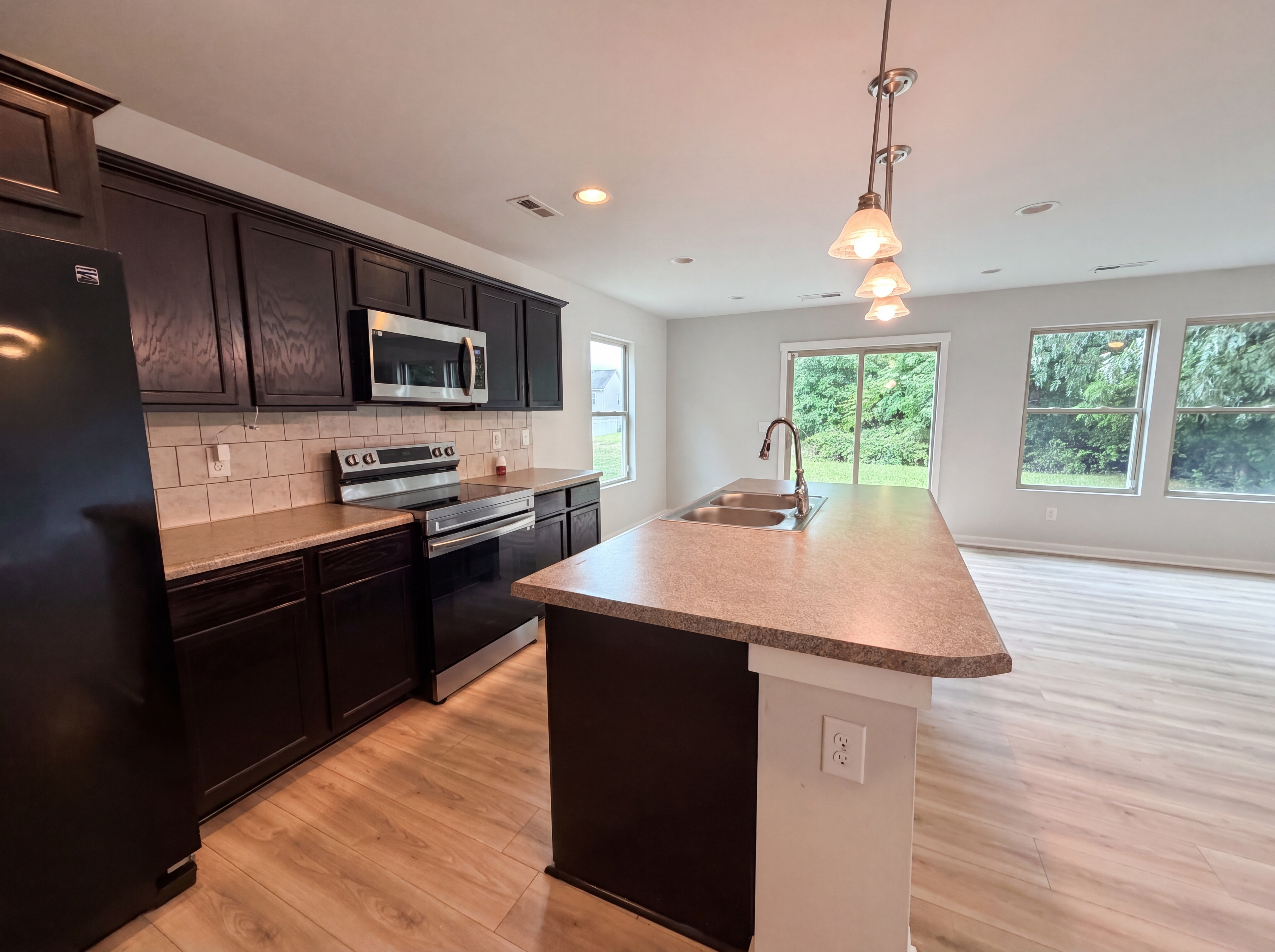 Photo 2 of 17 of 5304 Twin Brook Dr, Charlotte, NC