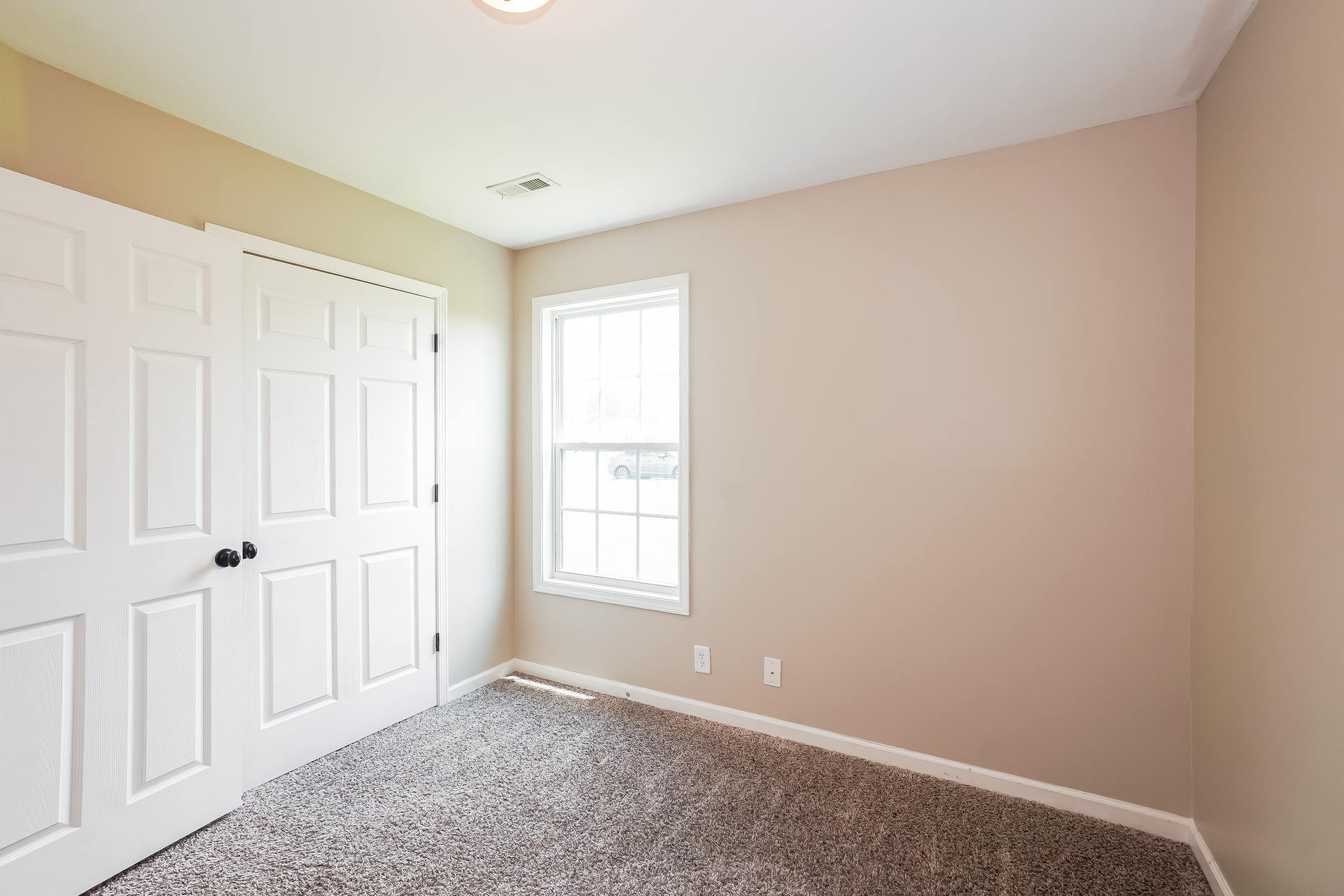 Photo 14 of 21 of 201 Bob White Trl, Oak Grove, KY