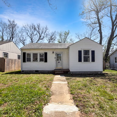 Property photo 1 of 1005 NE 44th St