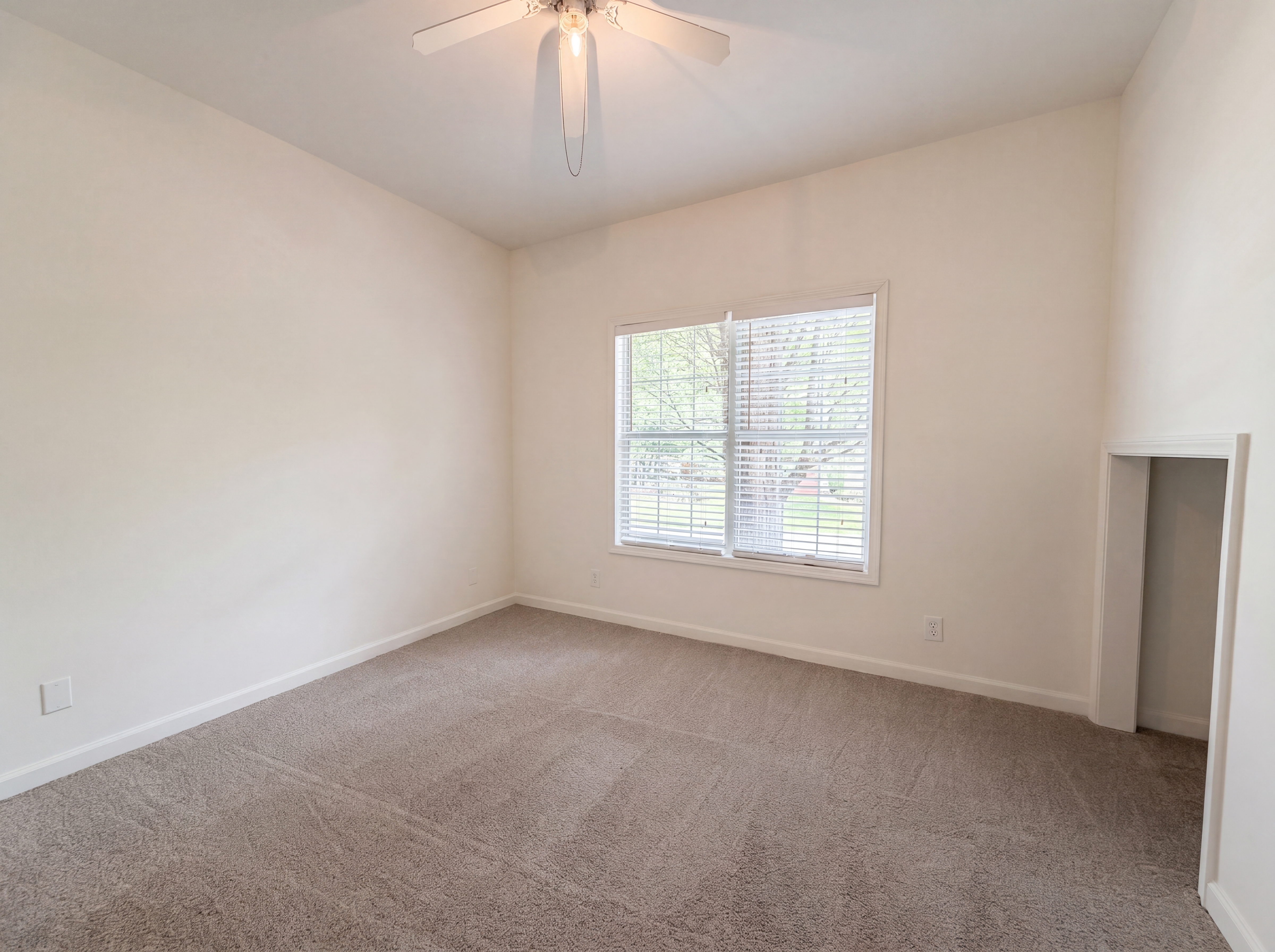 Photo 9 of 22 of 3912 McGuire Way NW, Kennesaw, GA