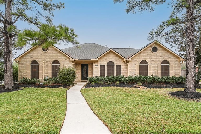 2601 Briar View Dr, Pearland, TX 77581 Opendoor