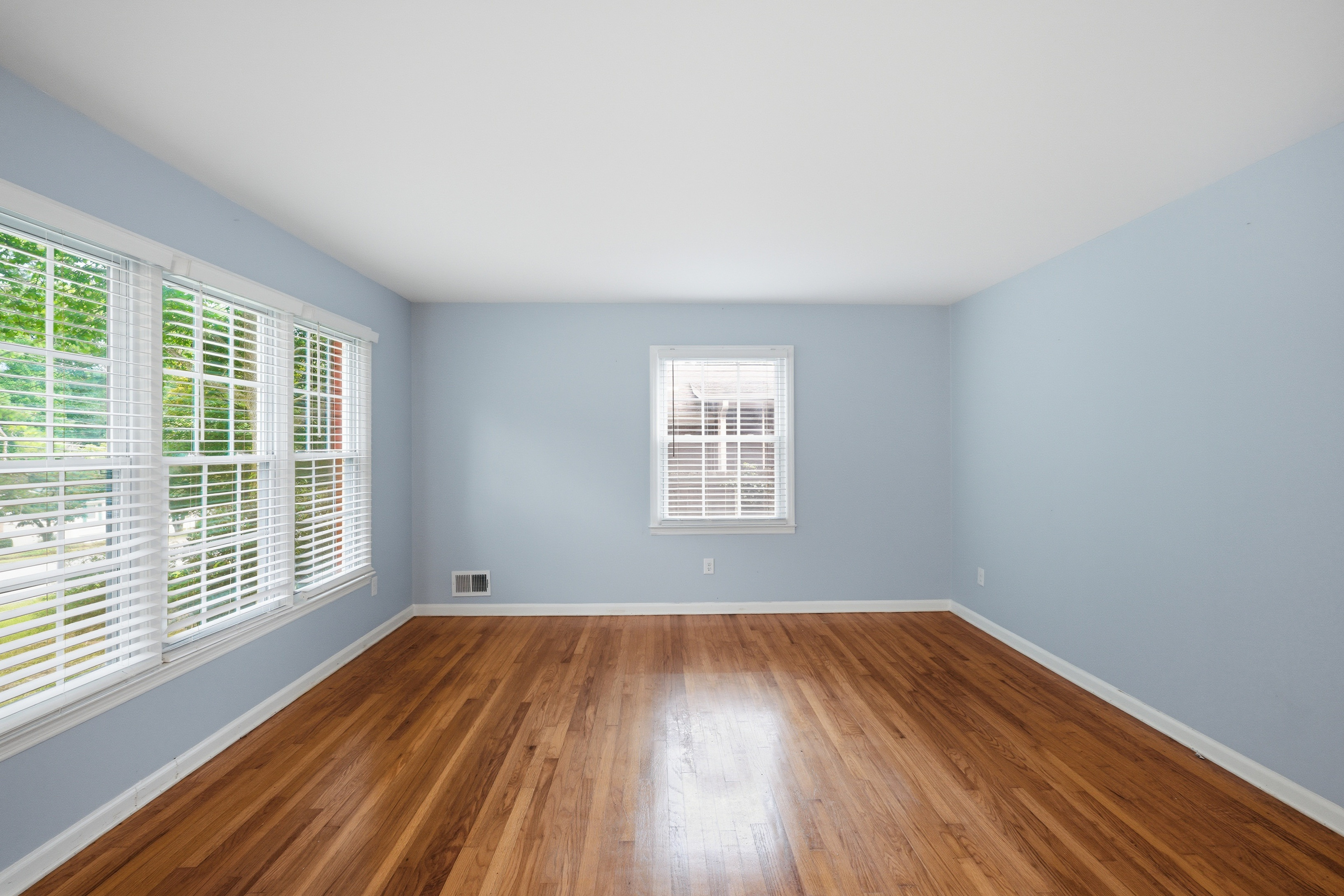 Photo 4 of 35 of 1604 Drayton Woods Dr, Tucker, GA