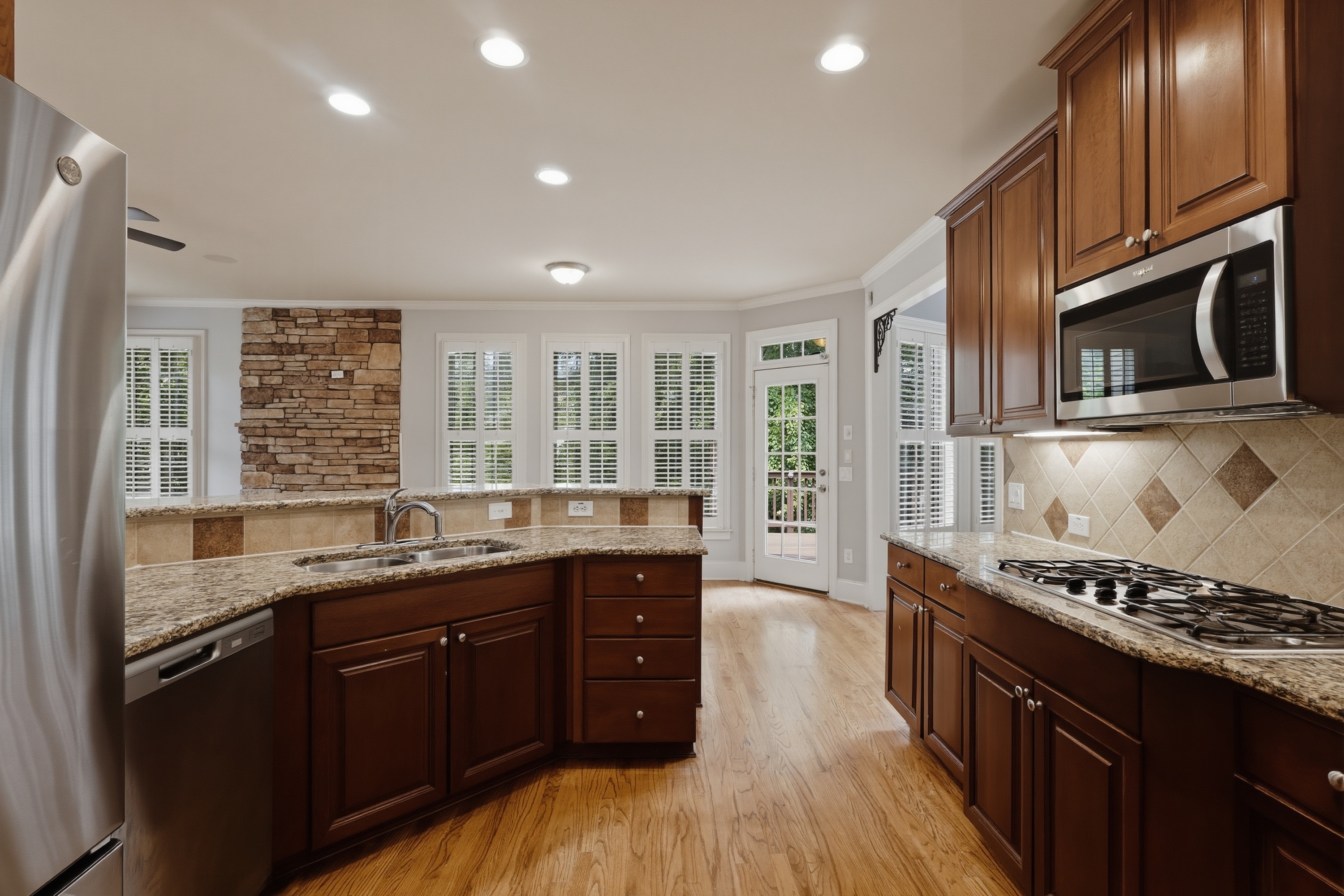 Photo 13 of 51 of 4530 Oak Brook Dr SE, Smyrna, GA