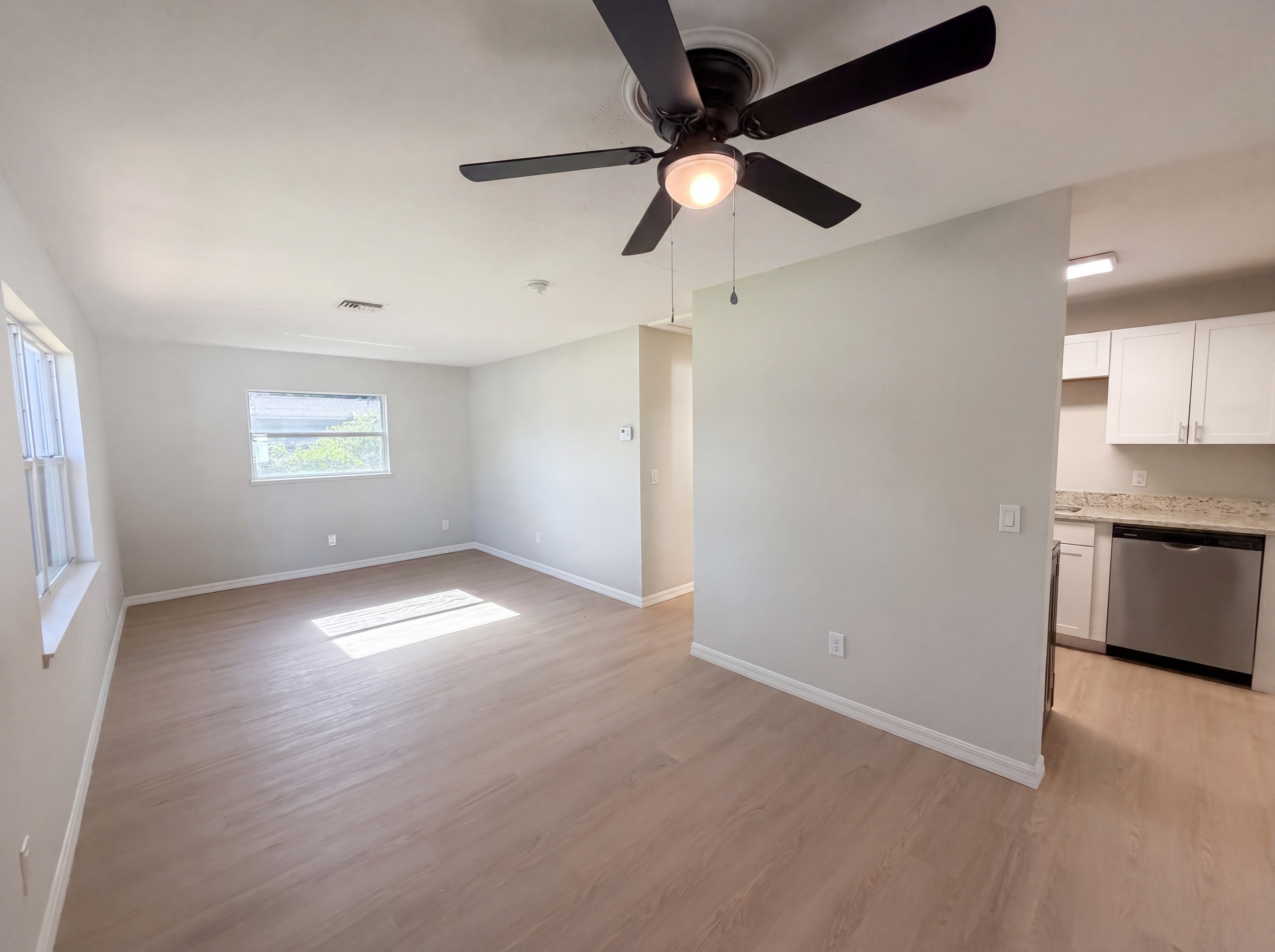 Photo 3 of 18 of 4406 Lenox Blvd, Orlando, FL