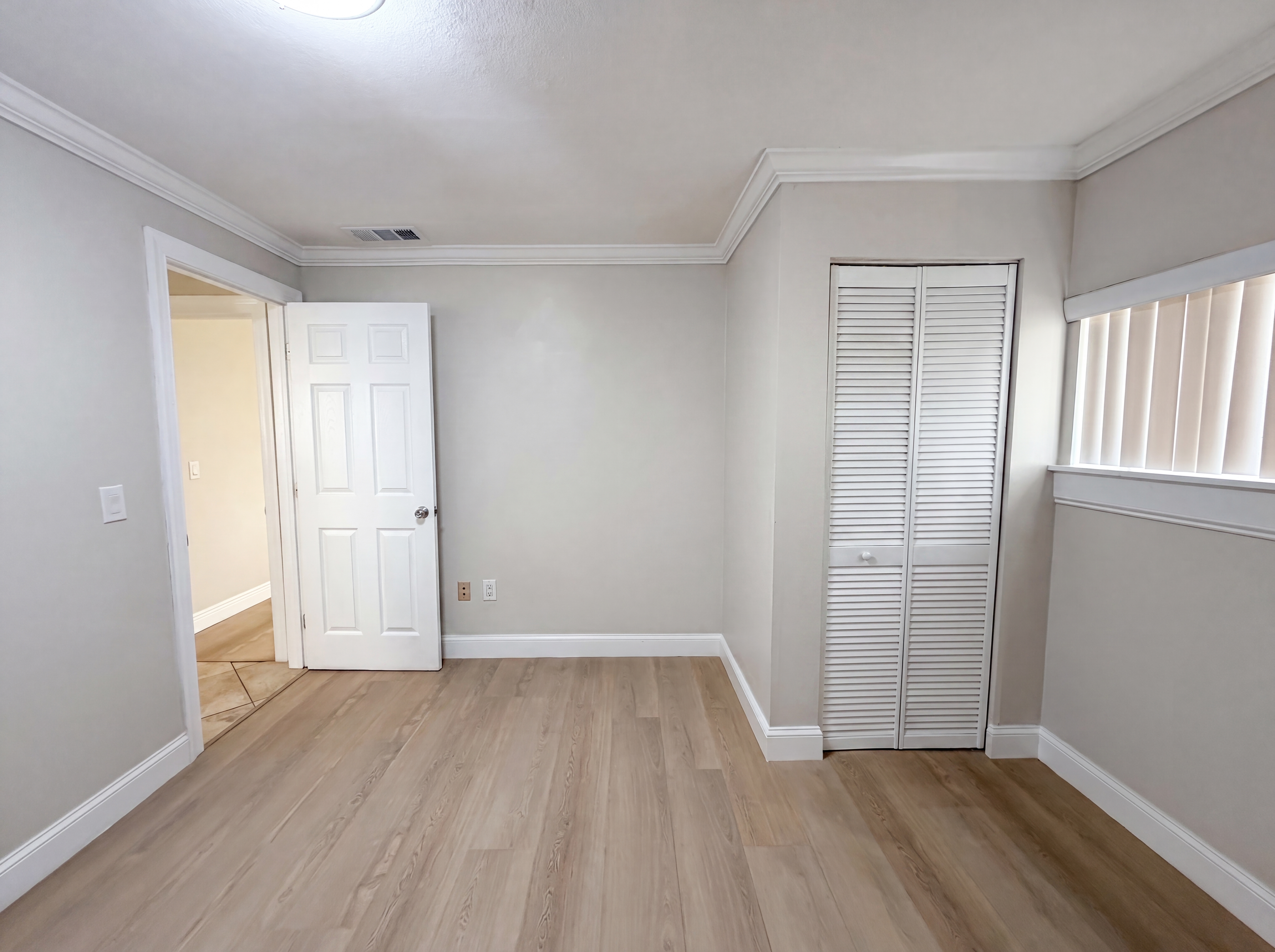 Photo 17 of 23 of 5306 3rd St W, Bradenton, FL
