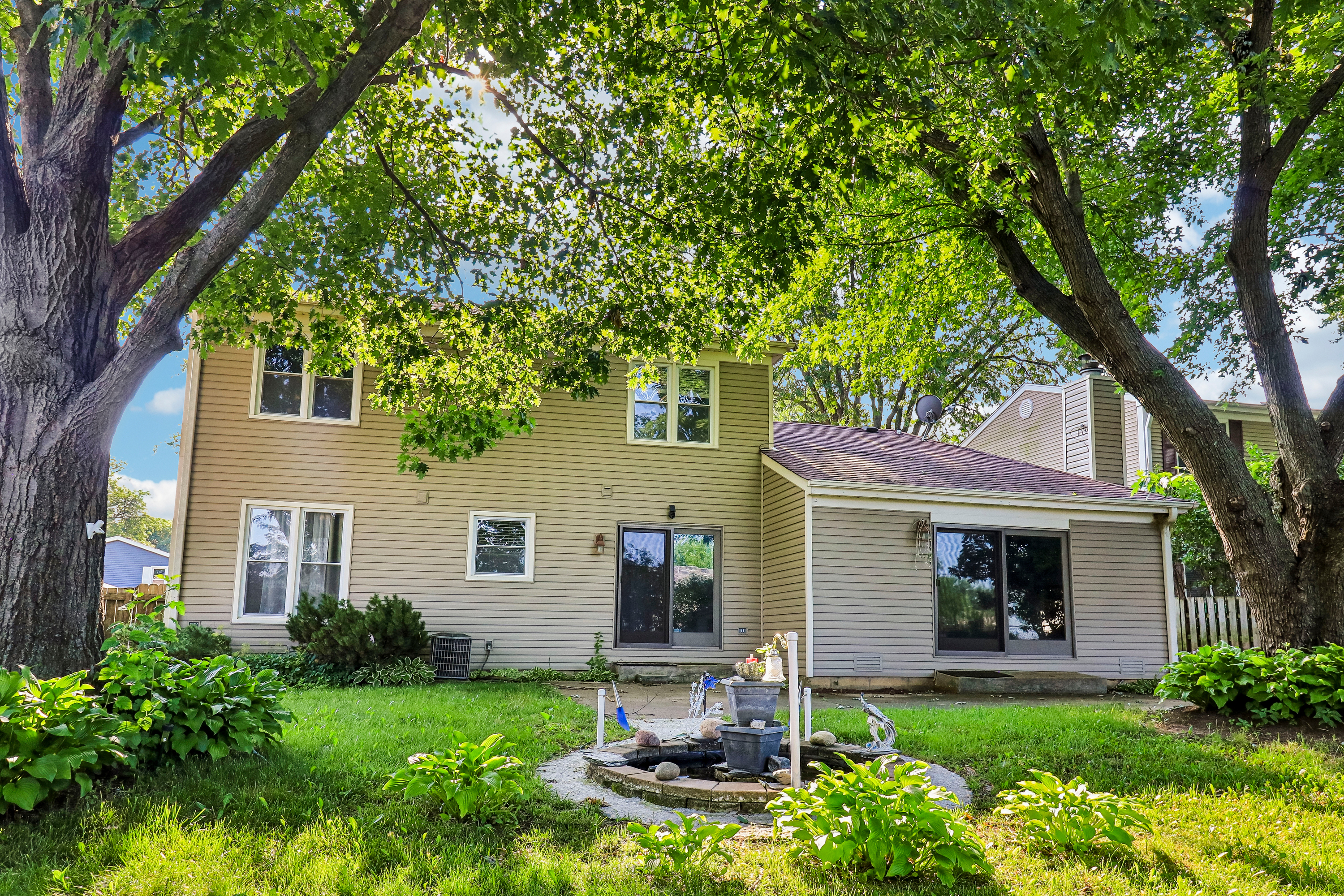 Photo 7 of 39 of 702 Buffalo Cir, Carol Stream, IL
