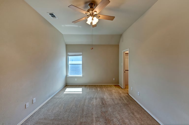 Photo 29 of 36 - 5536 Lavaca Rd, Grand Prairie, TX 75052