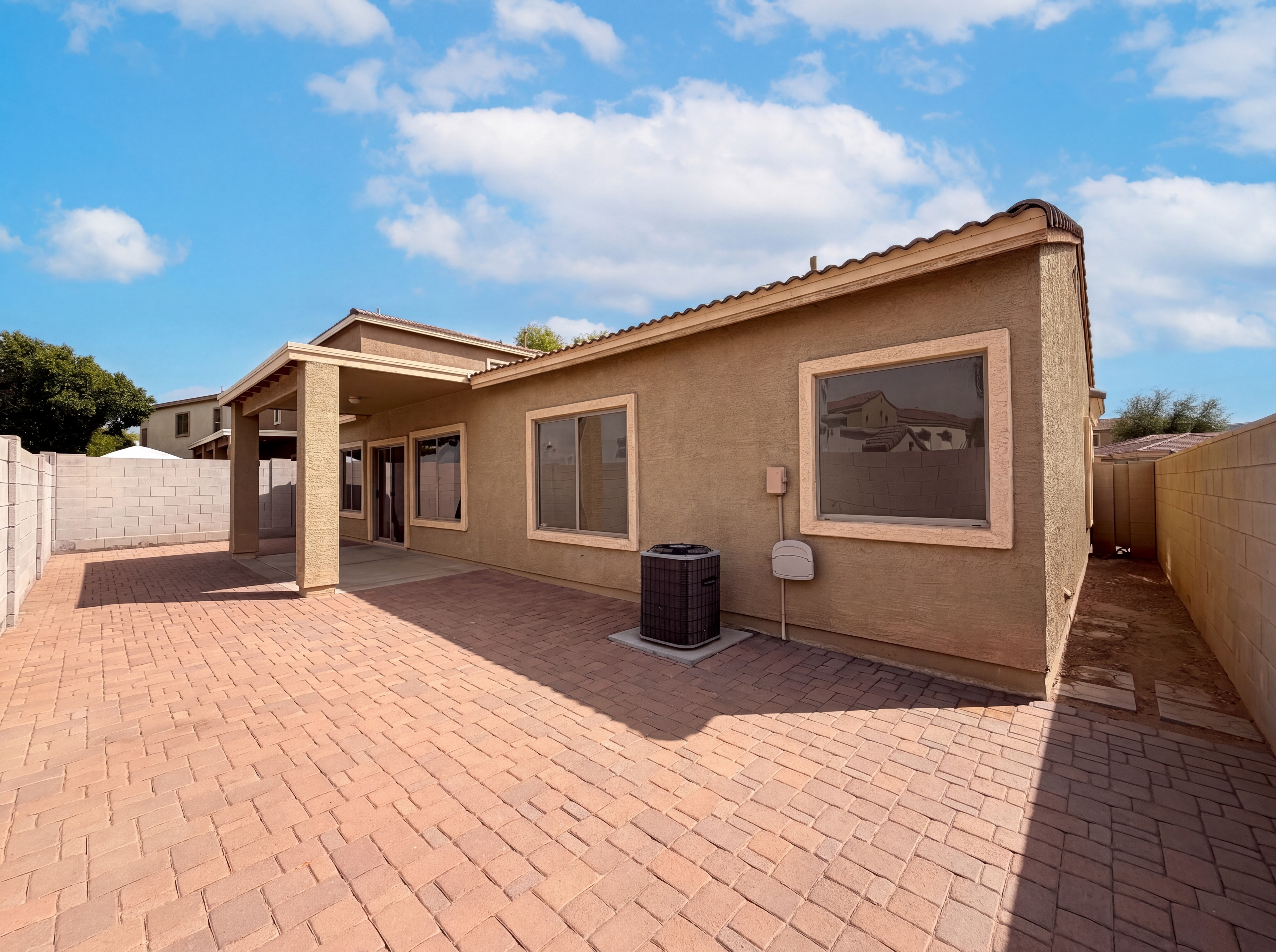 Photo 5 of 22 of 606 W Beautiful Ln, Phoenix, AZ