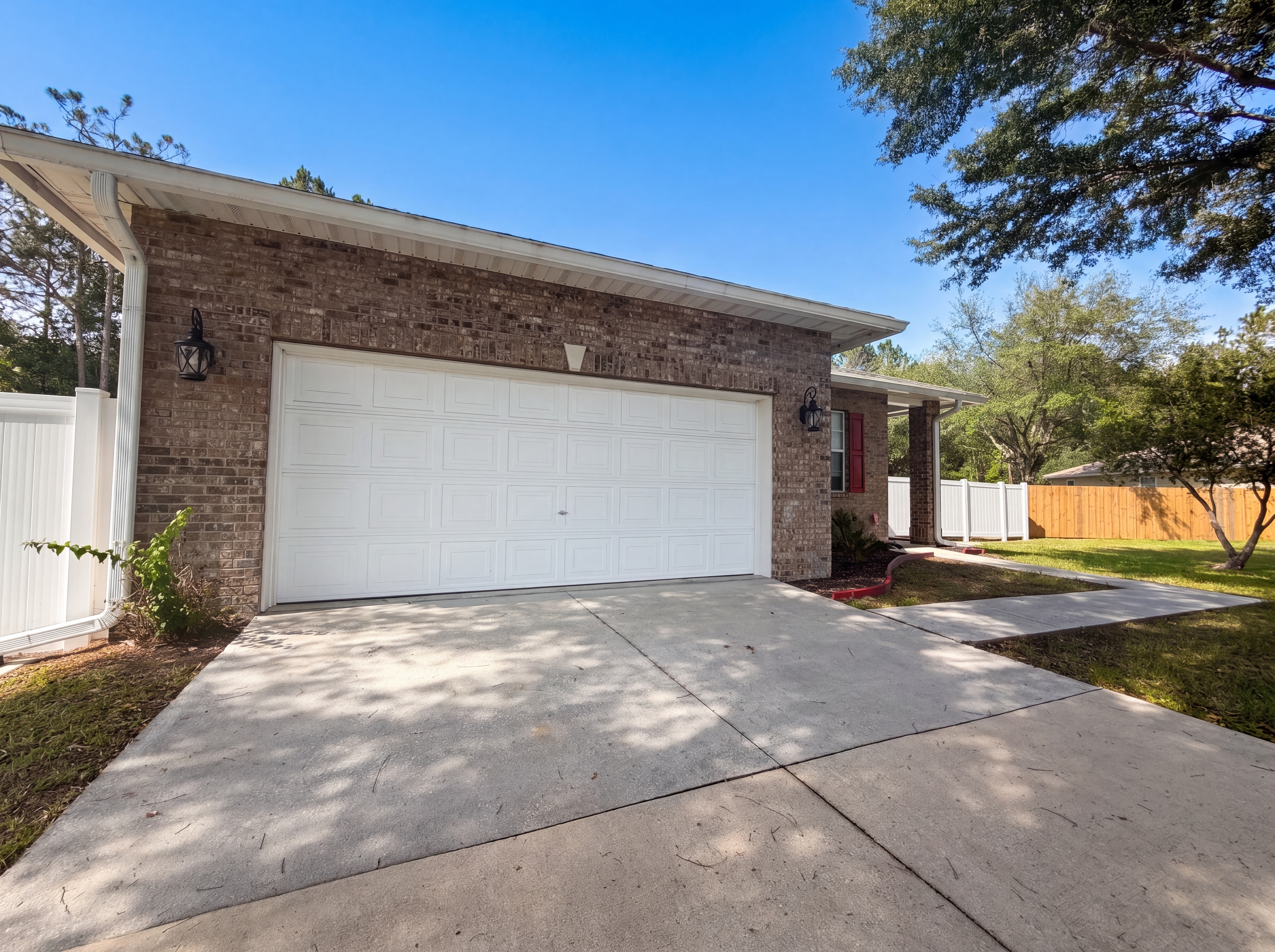 Photo 18 of 23 of 11215 Martin Lakes Dr N, Jacksonville, FL