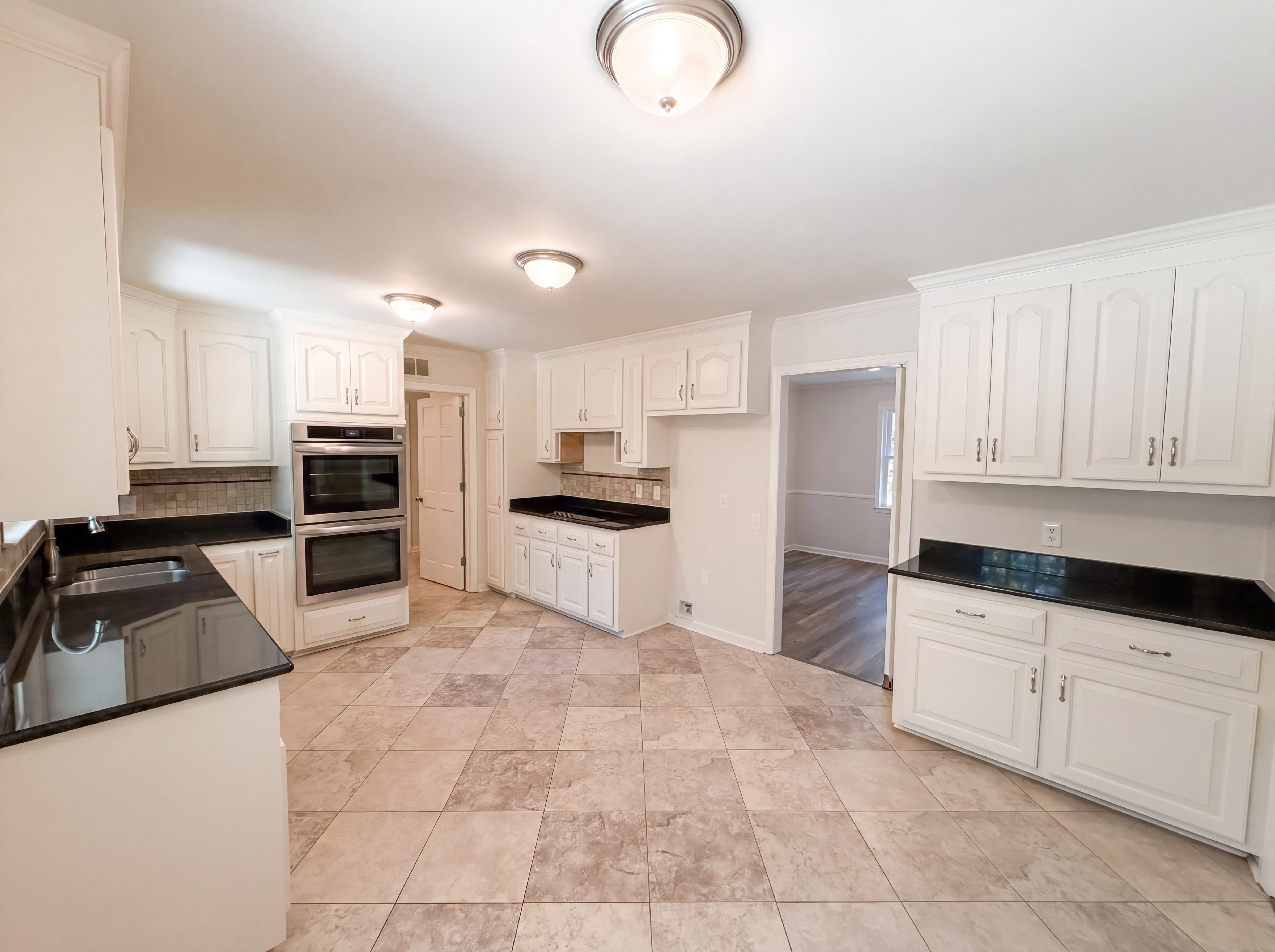 Photo 13 of 33 of 9654 Windsor Lake Blvd, Columbia, SC