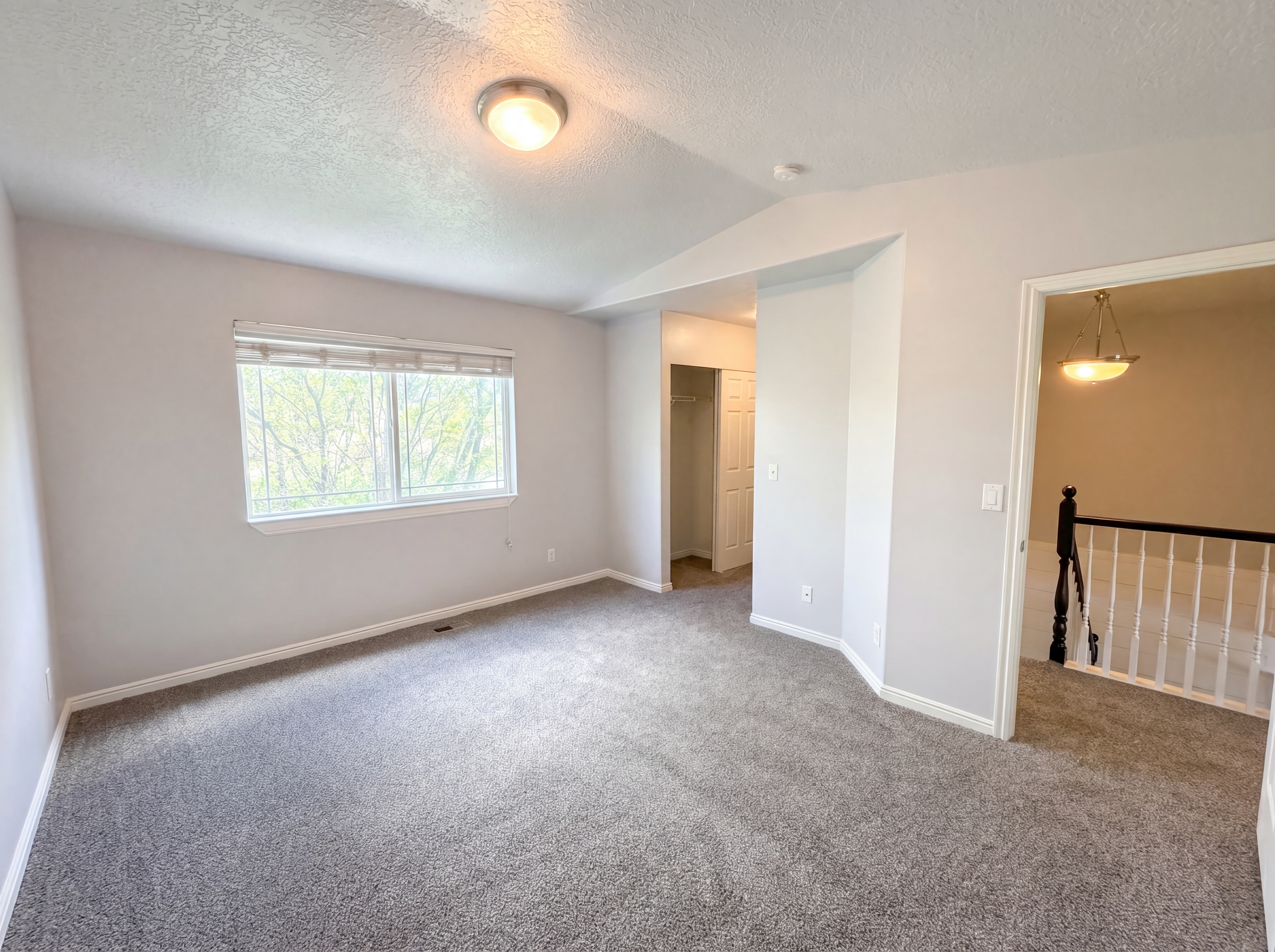 Photo 4 of 24 of 6729 S Pine Landing Way, West Jordan, UT