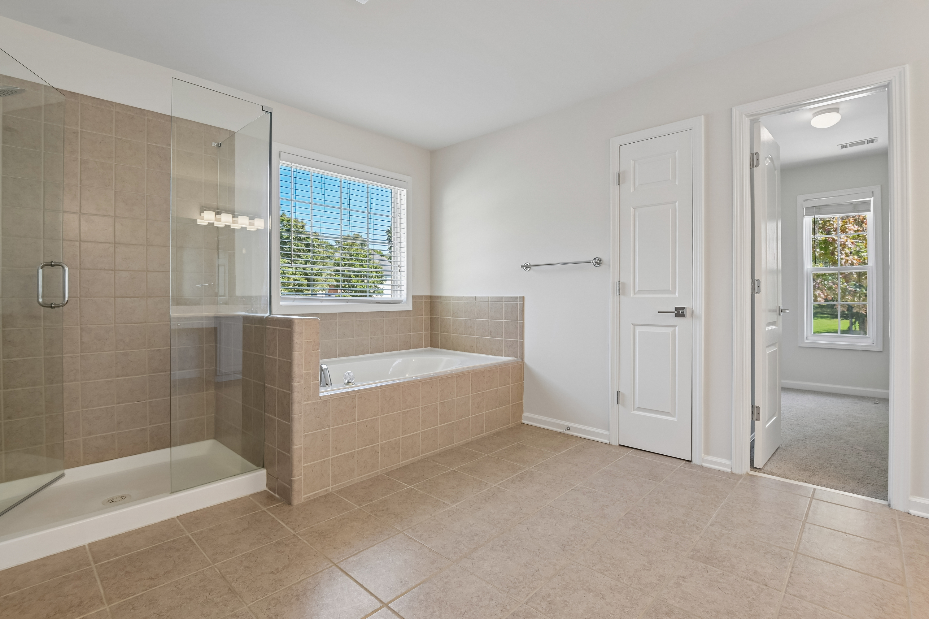Photo 18 of 32 of 4564 Austin Hills Dr, Suwanee, GA
