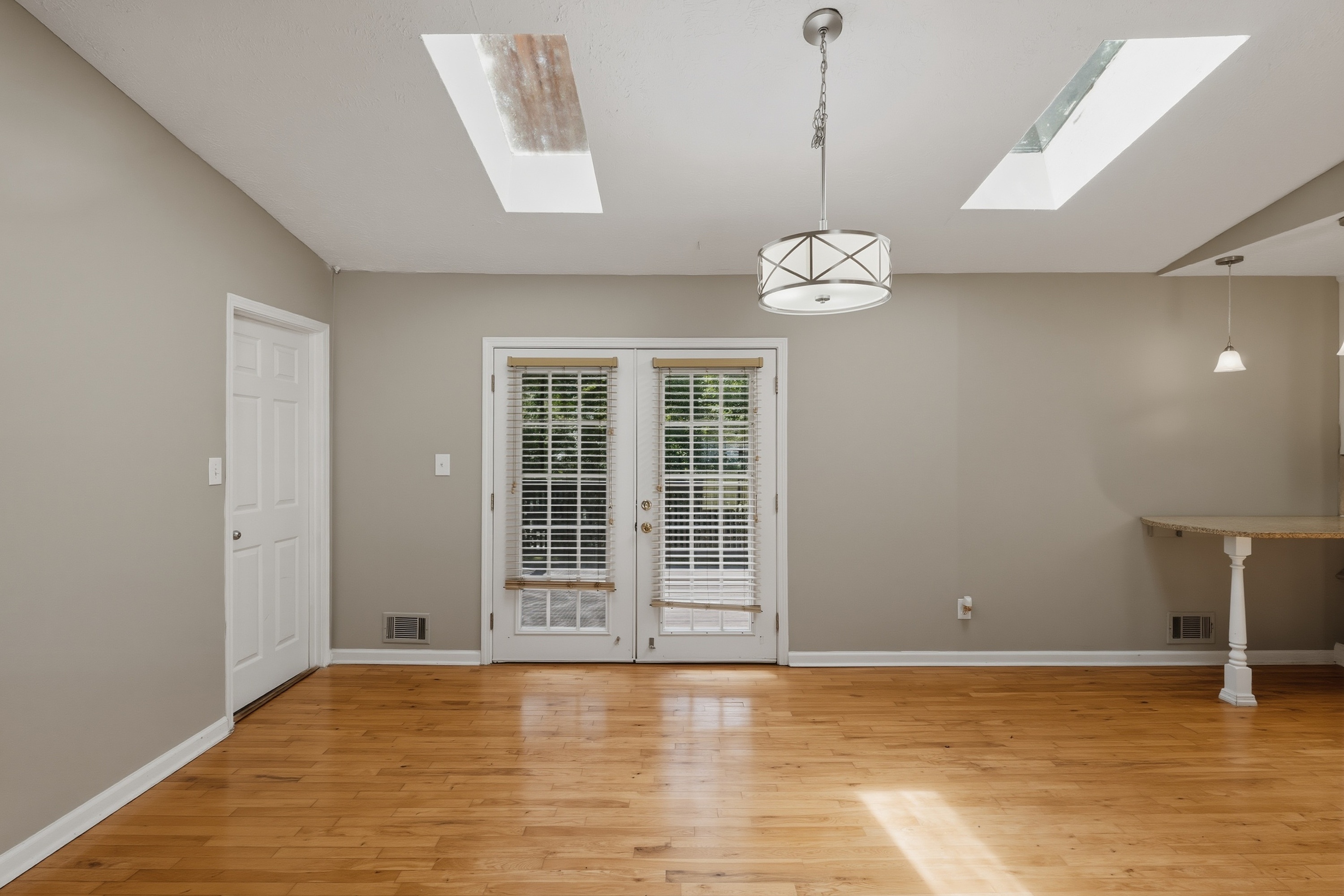 Photo 8 of 46 of 639 Cedrick Ln, Stone Mountain, GA