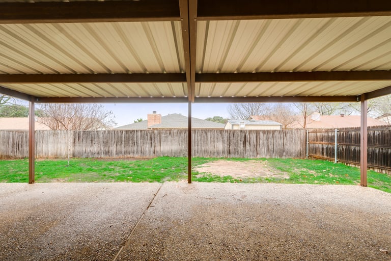 Photo 30 of 33 - 2925 Beachtree Ln, Bedford, TX 76021