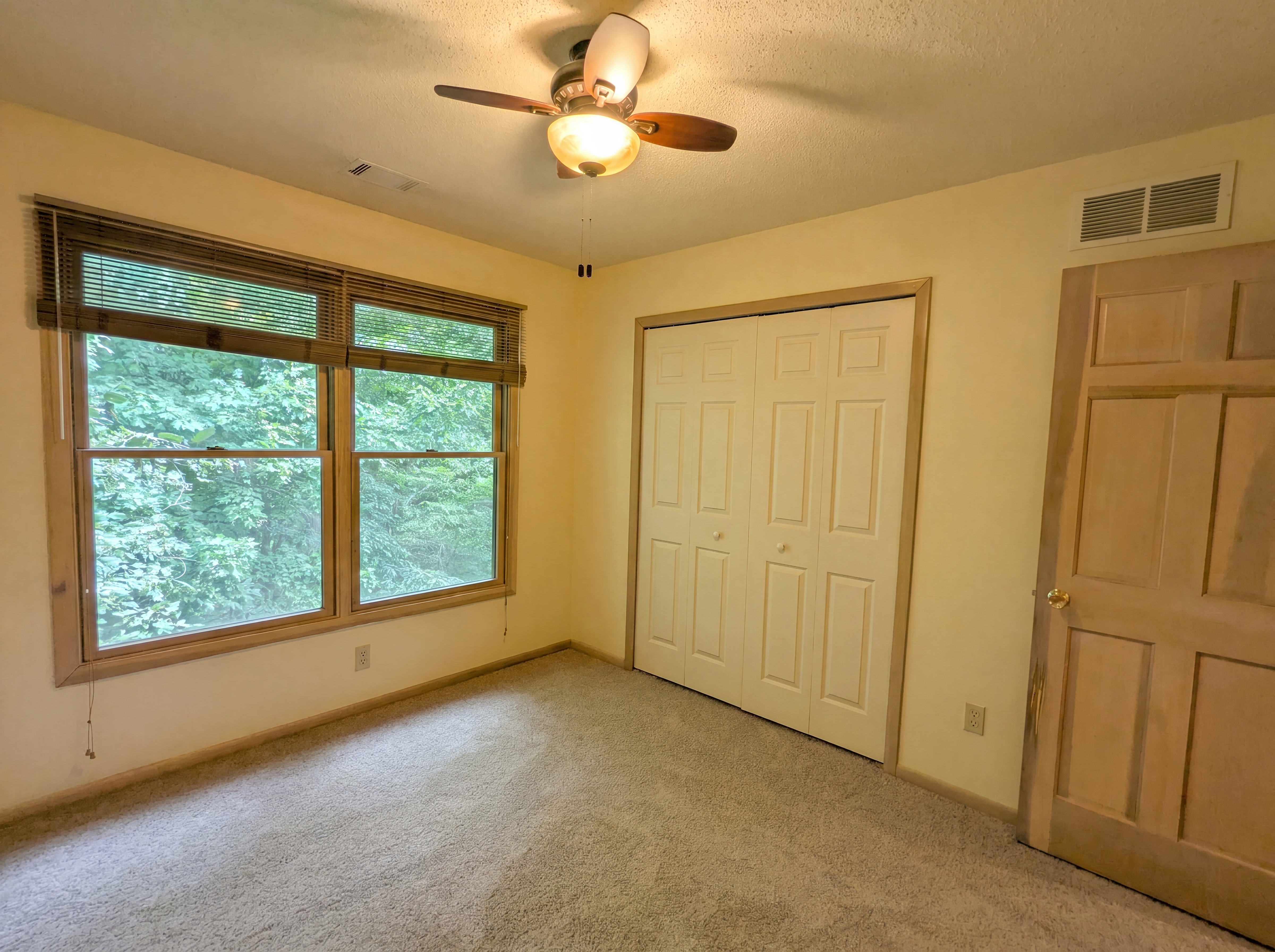 Photo 14 of 33 of 7550 James Dr, North Royalton, OH