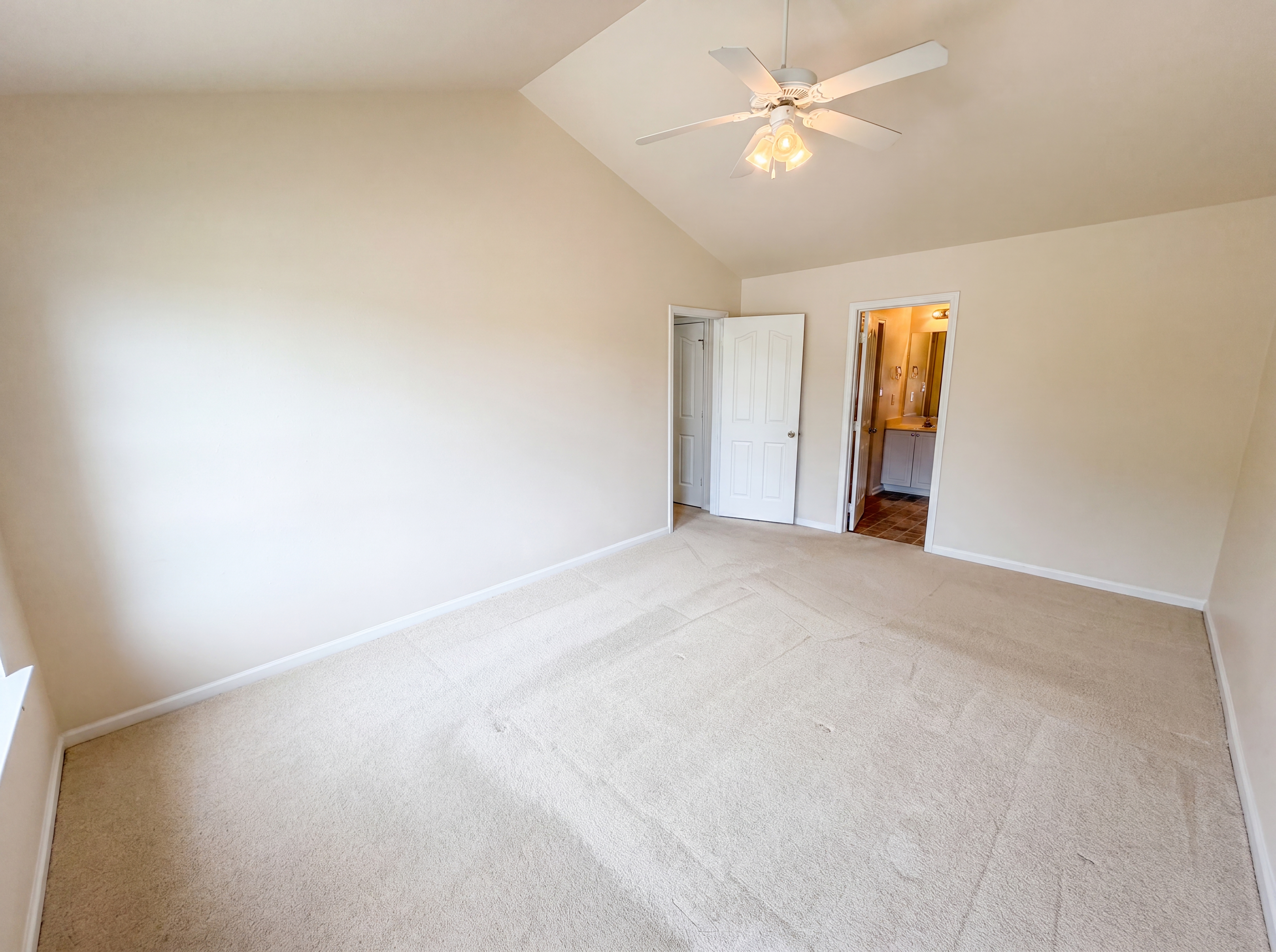 Photo 10 of 19 of 1131 Jordans Pond Ln, Charlotte, NC