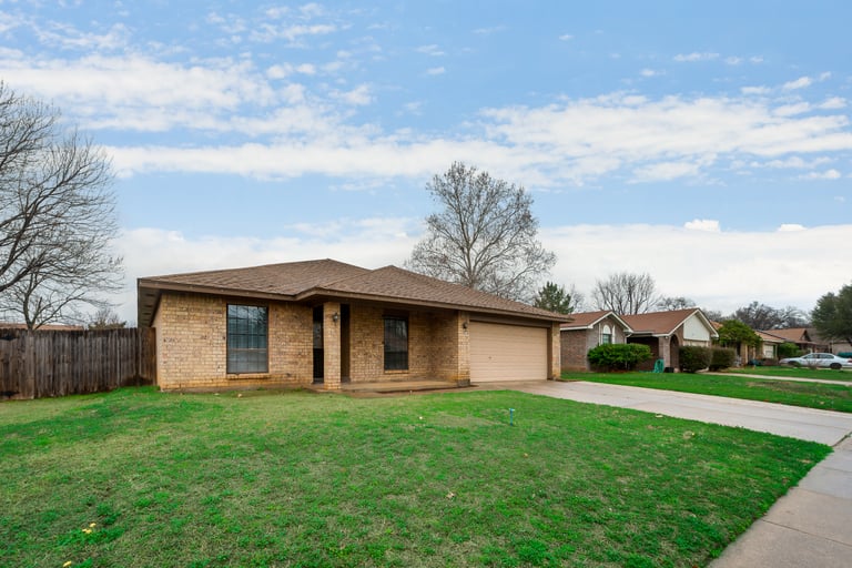 Photo 32 of 33 - 2925 Beachtree Ln, Bedford, TX 76021