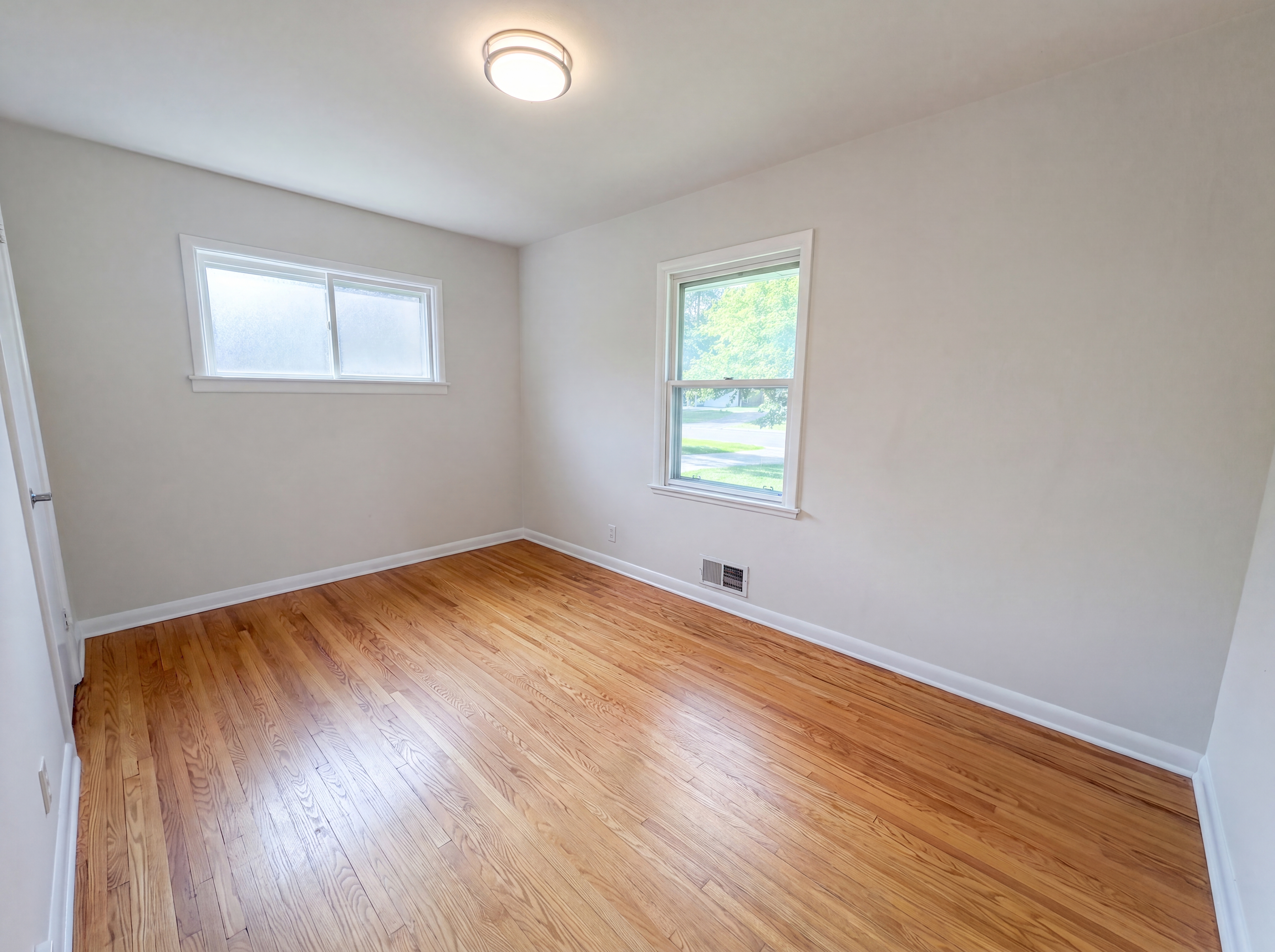 Photo 13 of 20 of 2128 Ronald Ave, White Bear Lake, MN