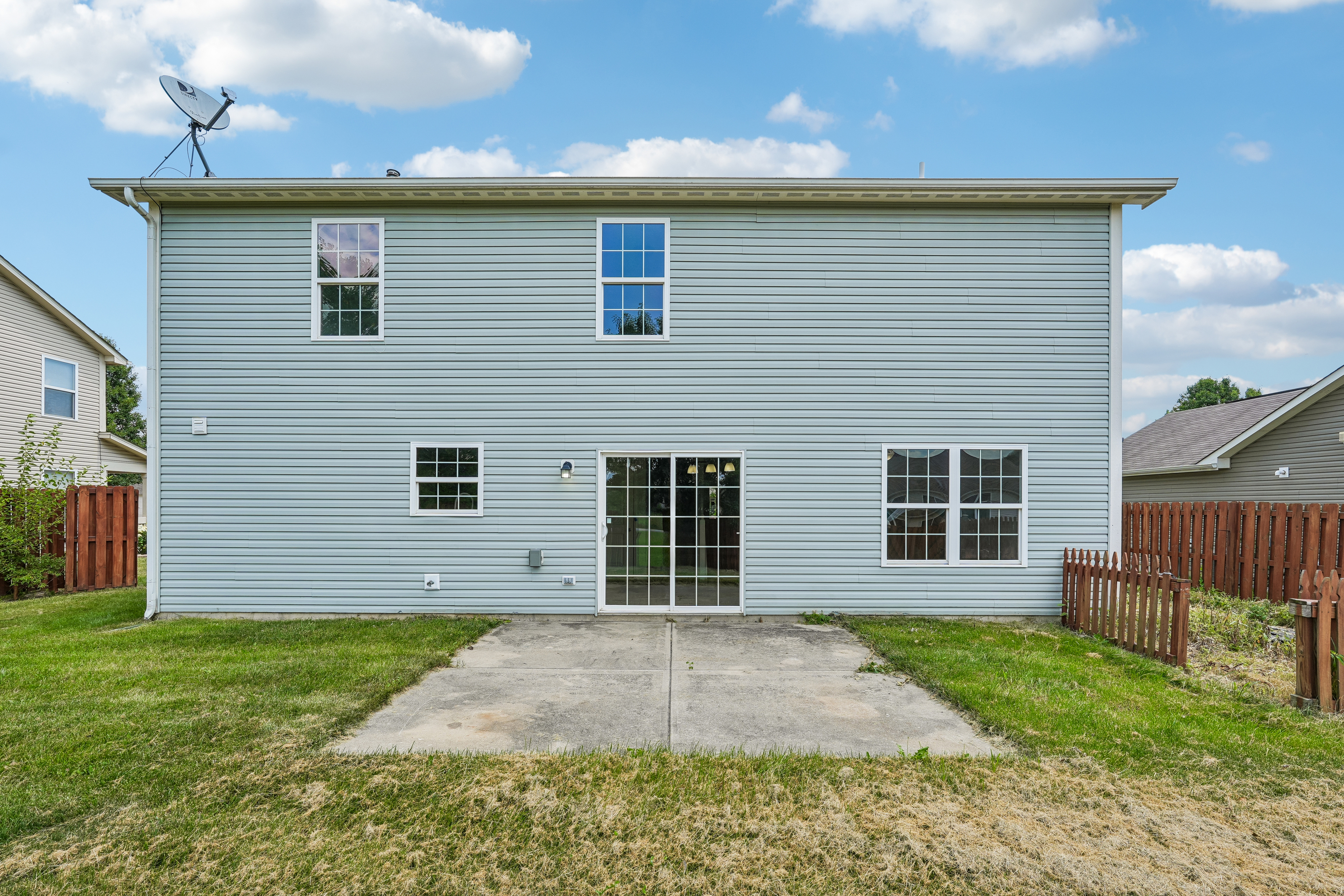 Photo 5 of 51 of 234 School House Dr, Greenfield, IN