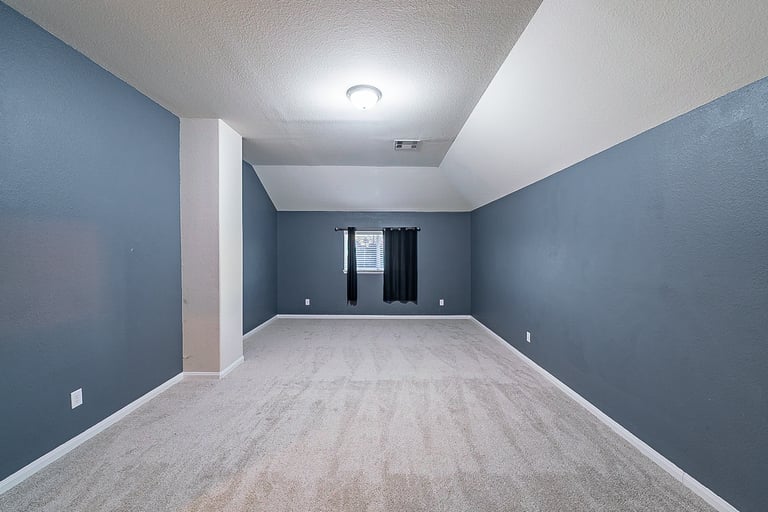 Photo 26 of 34 - 2208 Hannah Creek Ct, Houston, TX 77089