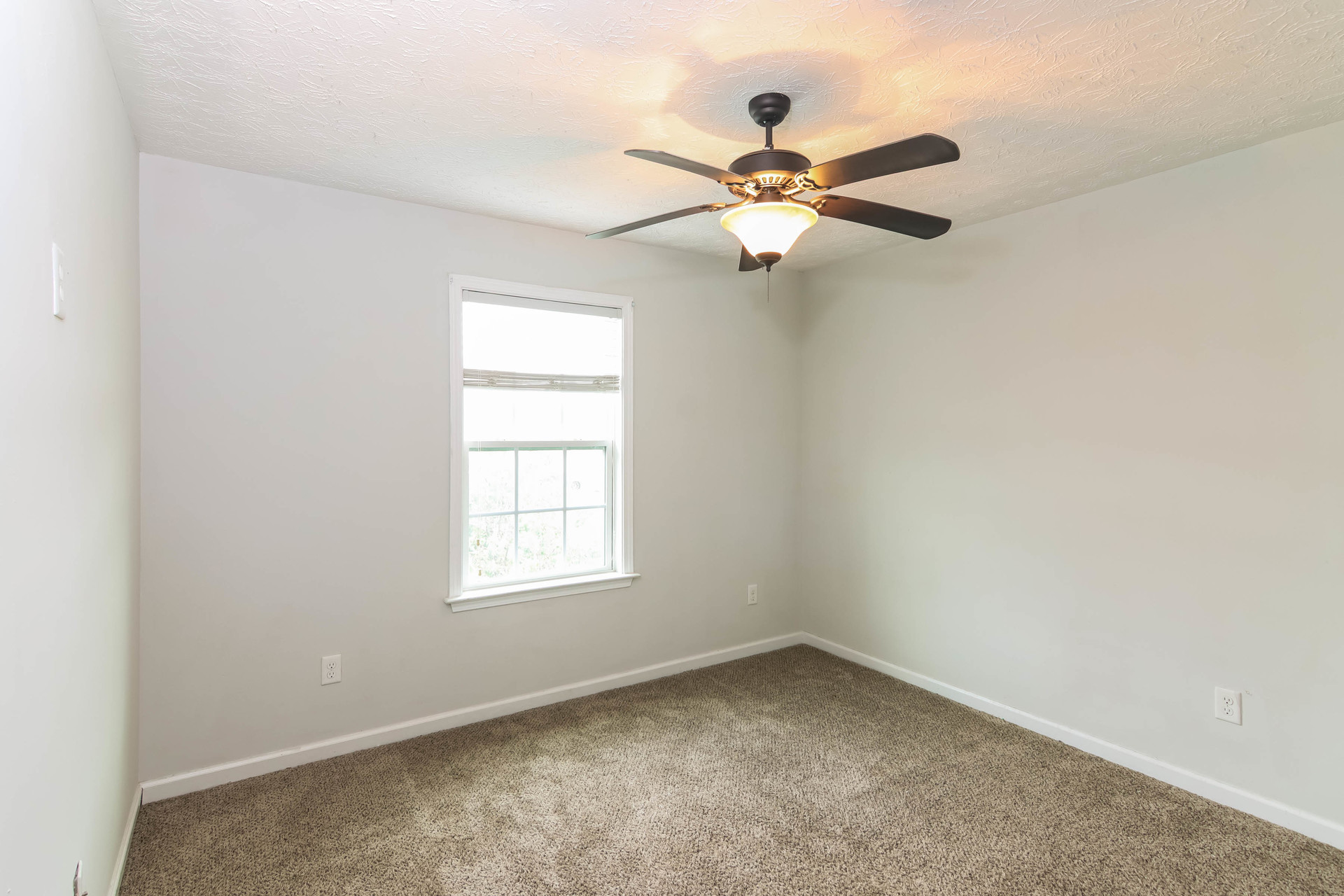 Photo 15 of 22 of 20 Forest Ridge Ln, Phenix City, AL