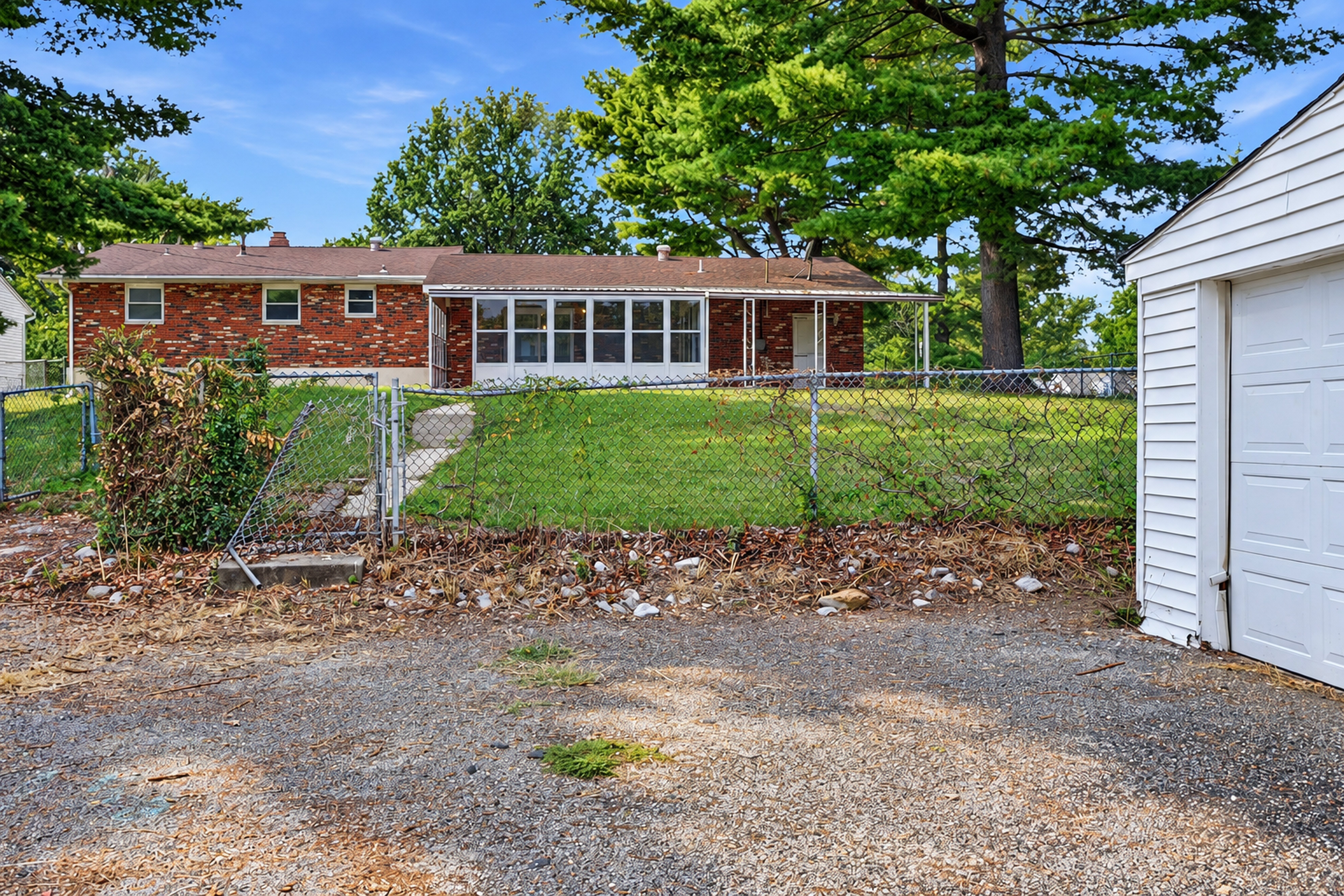 Photo 53 of 59 of 8 Monticello Pl, Fairview Heights, IL