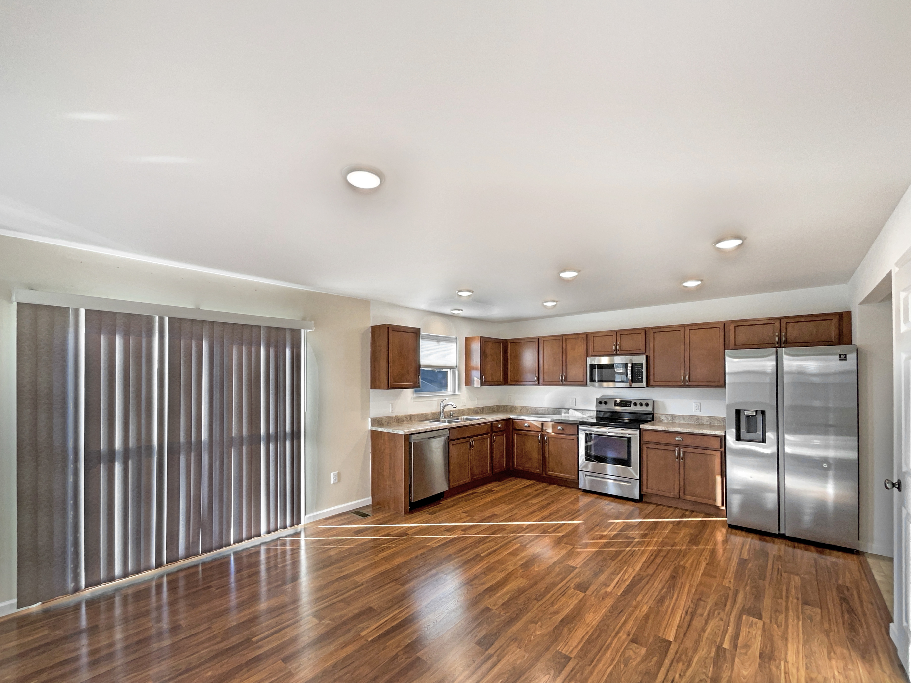 Photo 2 of 23 of 1561 Misty River Dr, Saint Paul, MO
