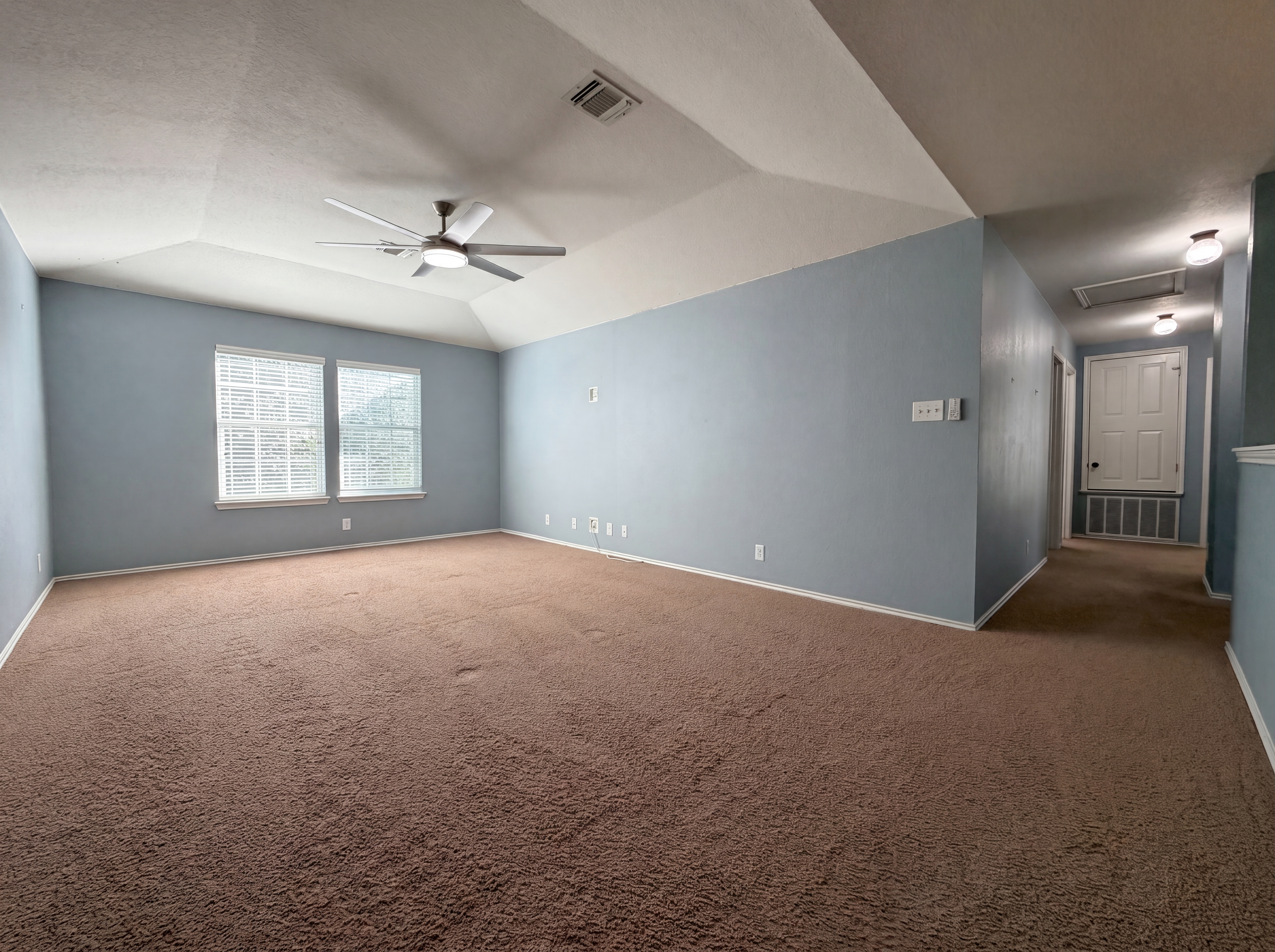 Photo 10 of 22 of 5002 Whisper Cv, Schertz, TX