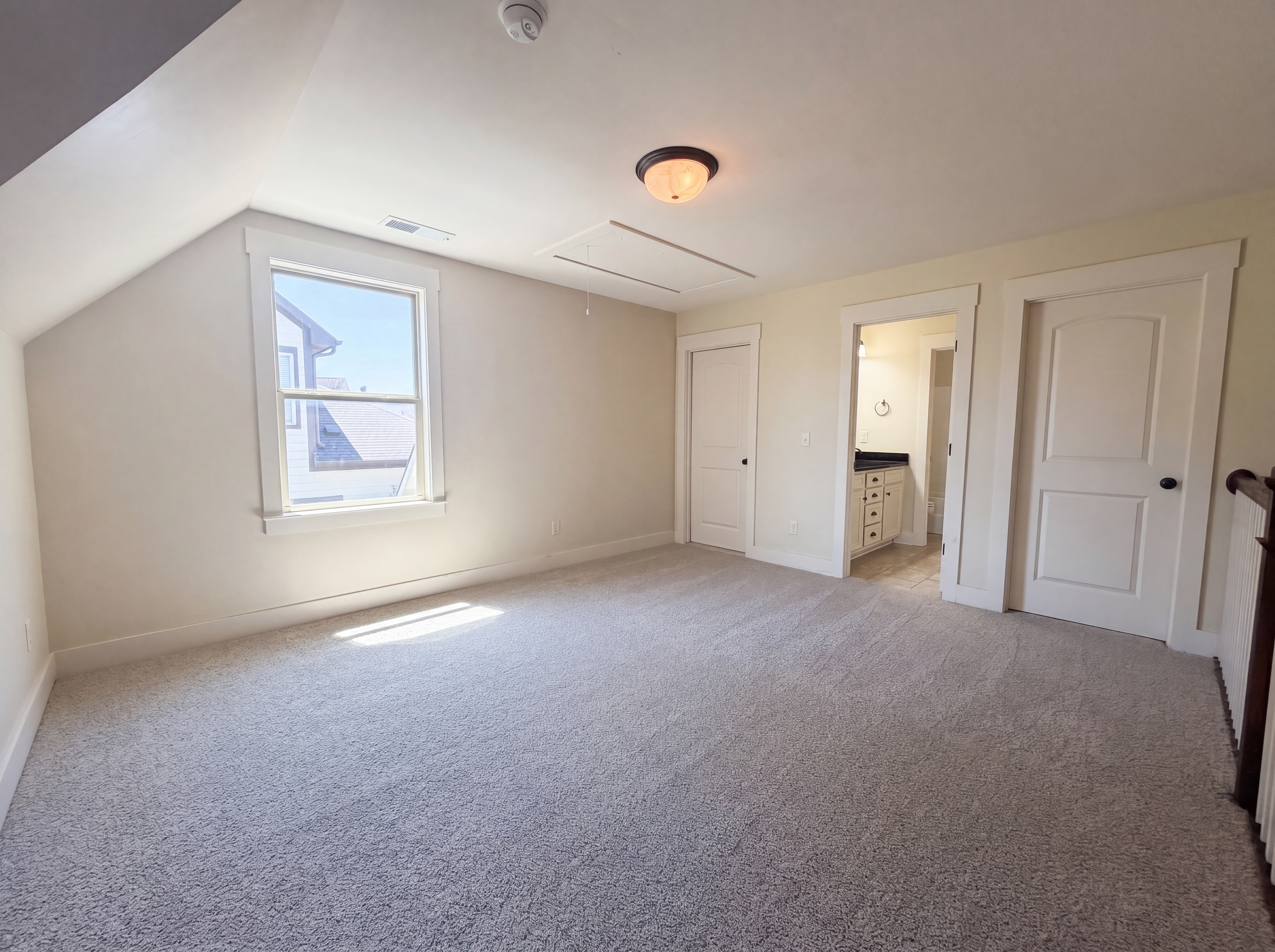 Photo 12 of 22 of 5257 Meadow Ridge Trl, Bessemer, AL