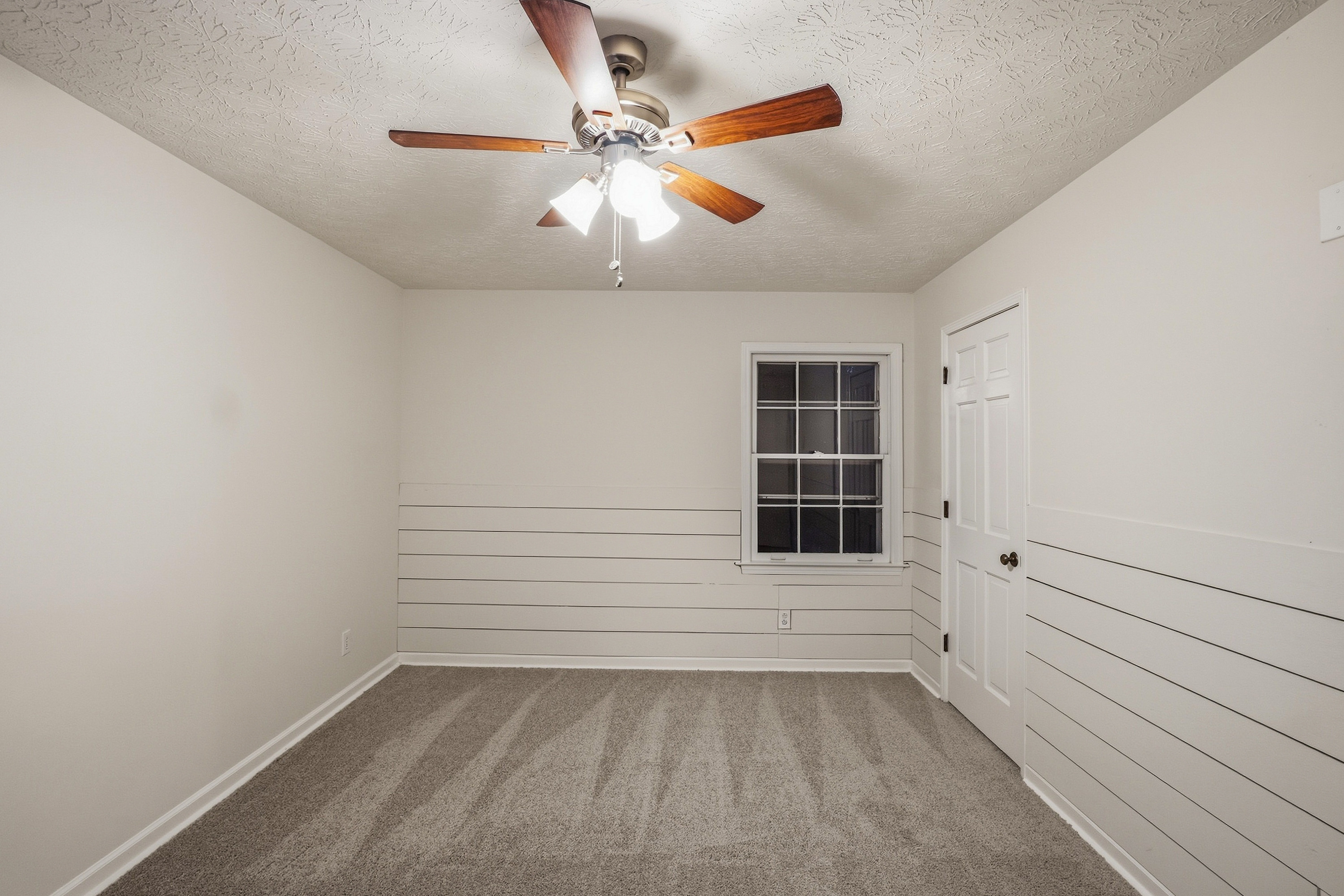 Photo 10 of 27 of 4222 King James Ct, Snellville, GA