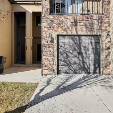 Property photo 1 of 625 N 220 E