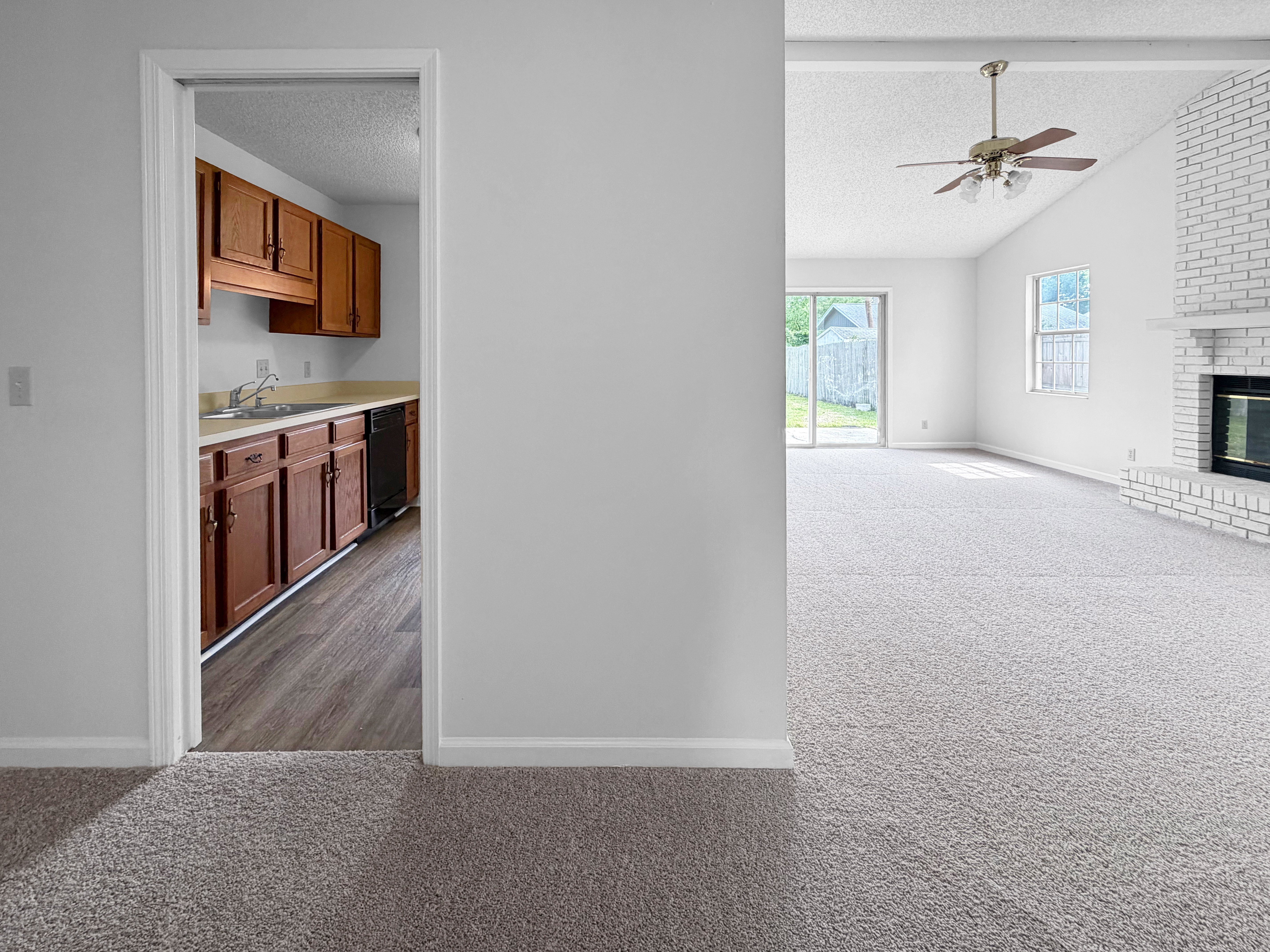 Photo 7 of 14 of 3580 Jamestown Ln, Jacksonville, FL