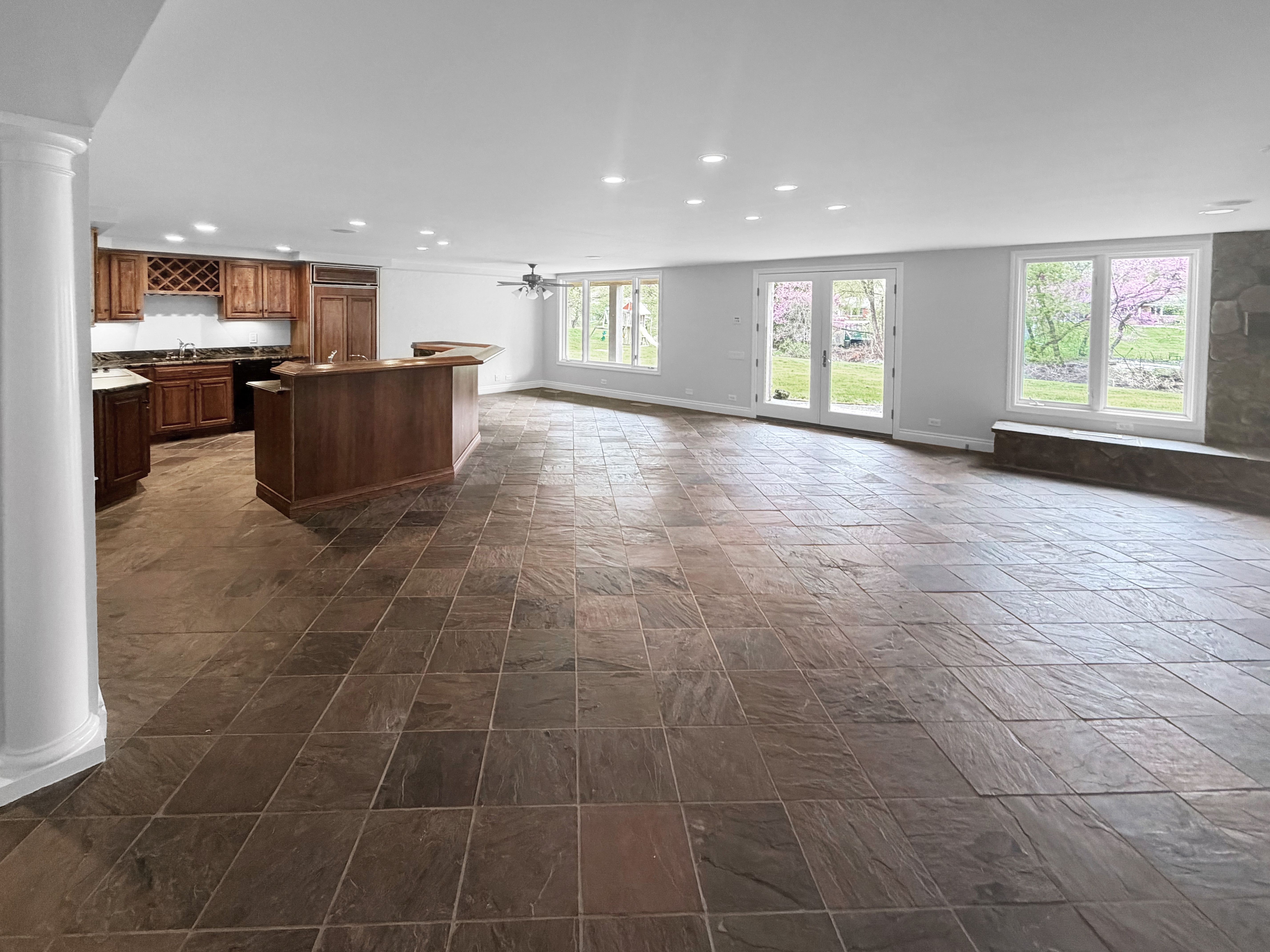 Photo 30 of 38 of 35854 Castlemeadow Dr, Farmington Hills, MI