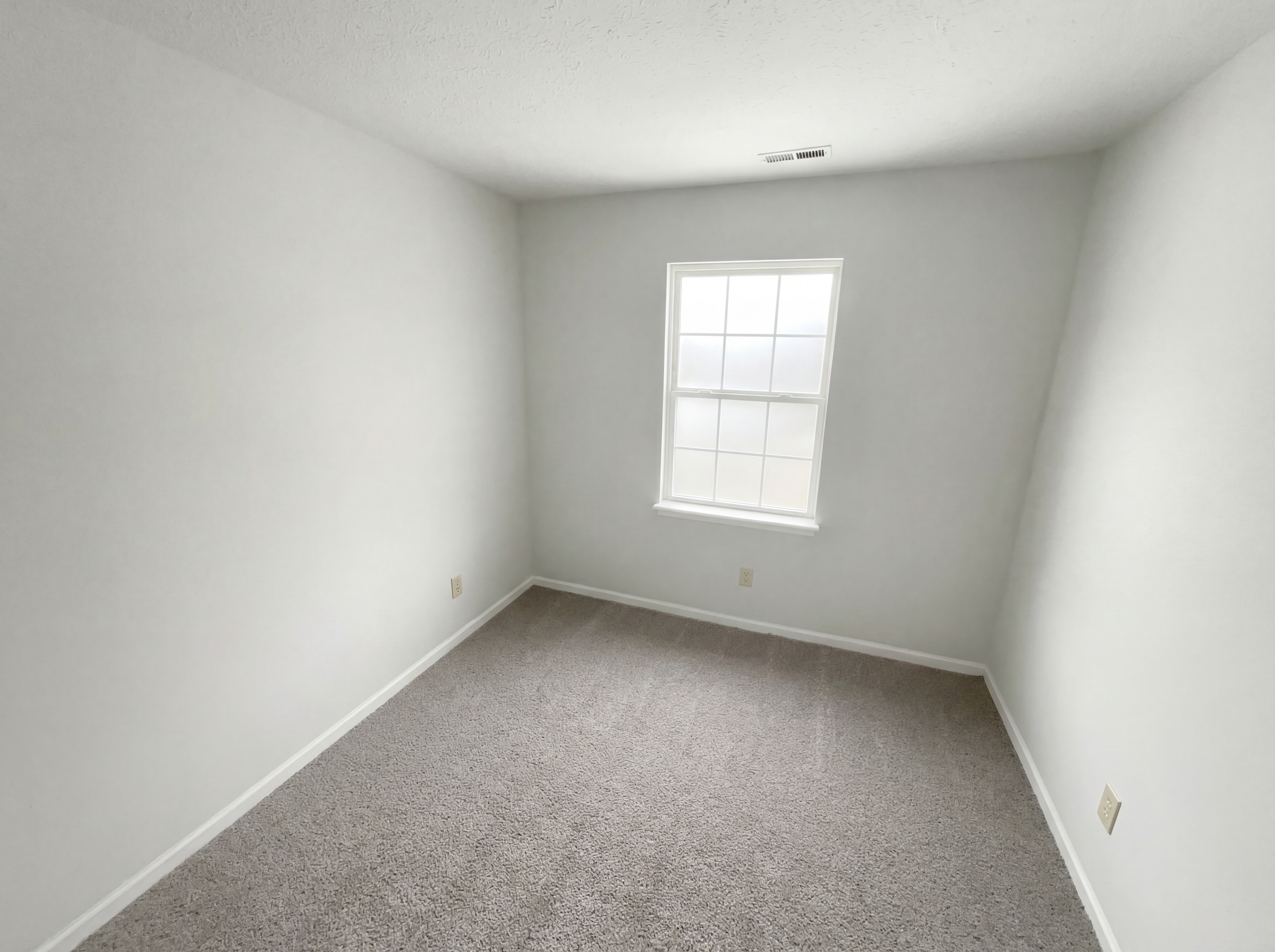 Photo 21 of 25 of 4925 Pembridge Dr, Indianapolis, IN