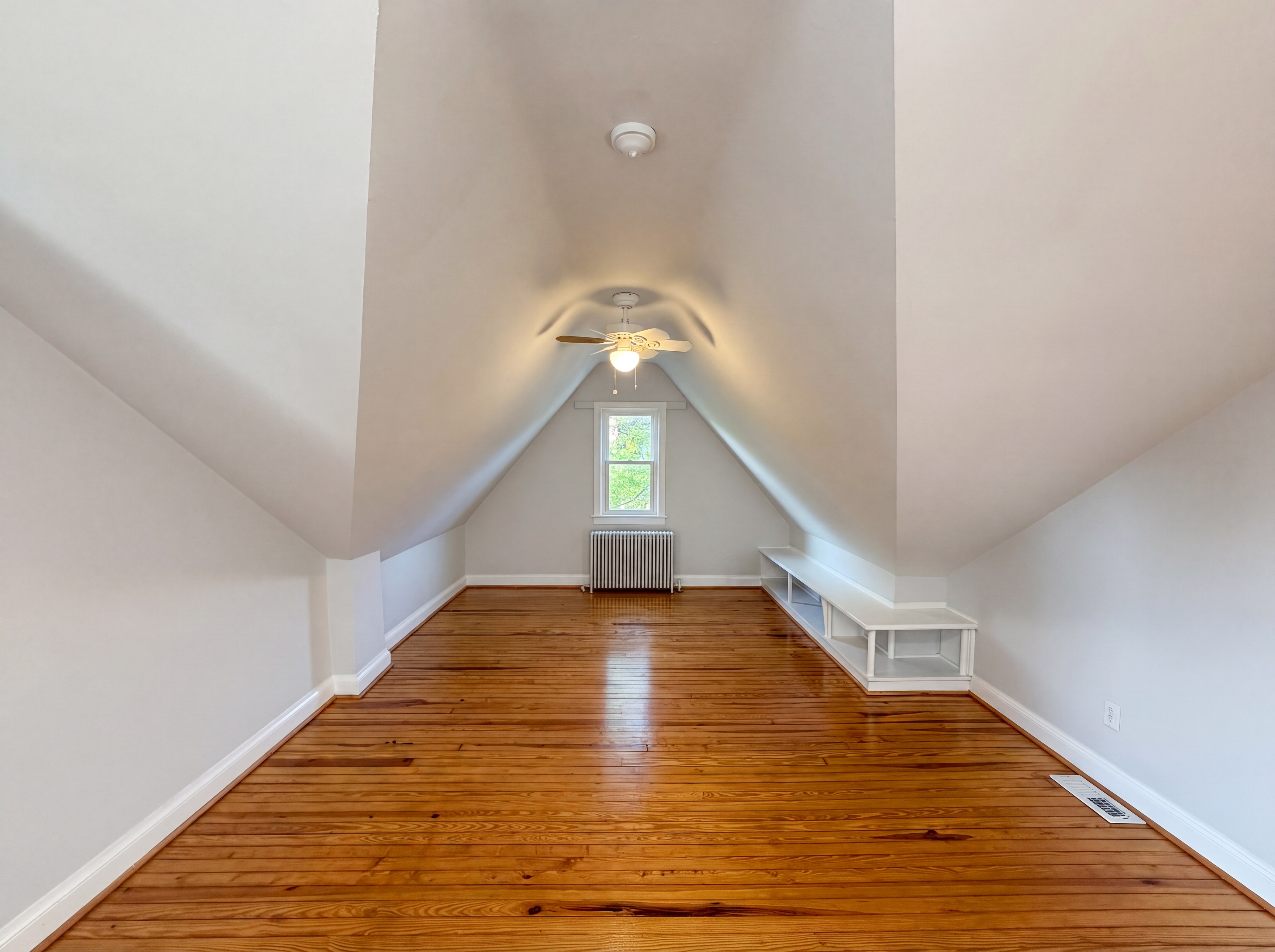 Photo 12 of 31 of 3023 K St SE, Washington, DC