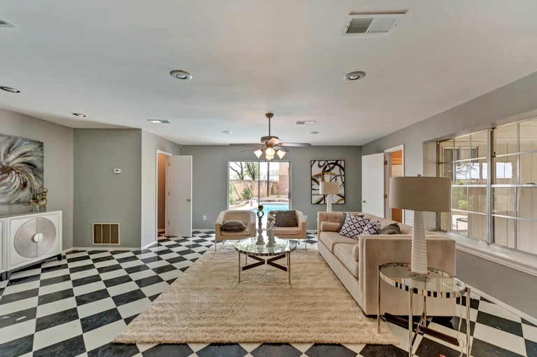 Photo 15 of 40 - 1526 Jody Ln, Irving, TX 75061