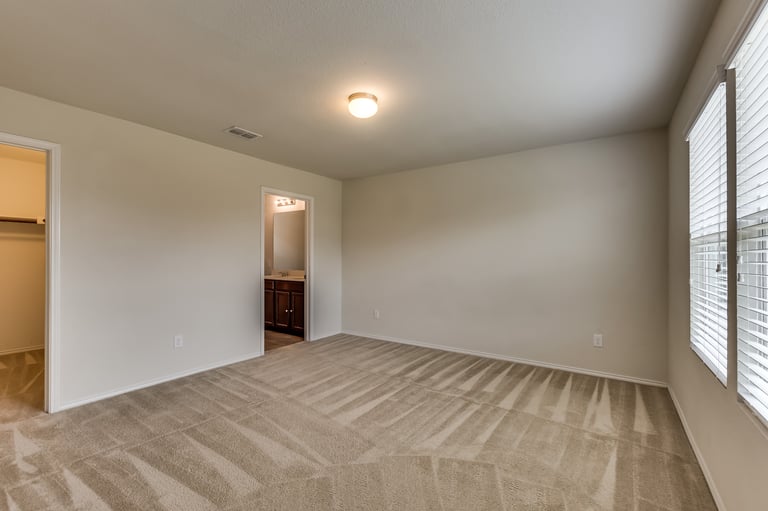 Photo 15 of 27 - 1104 Rivers Creek Ln, Little Elm, TX 75068