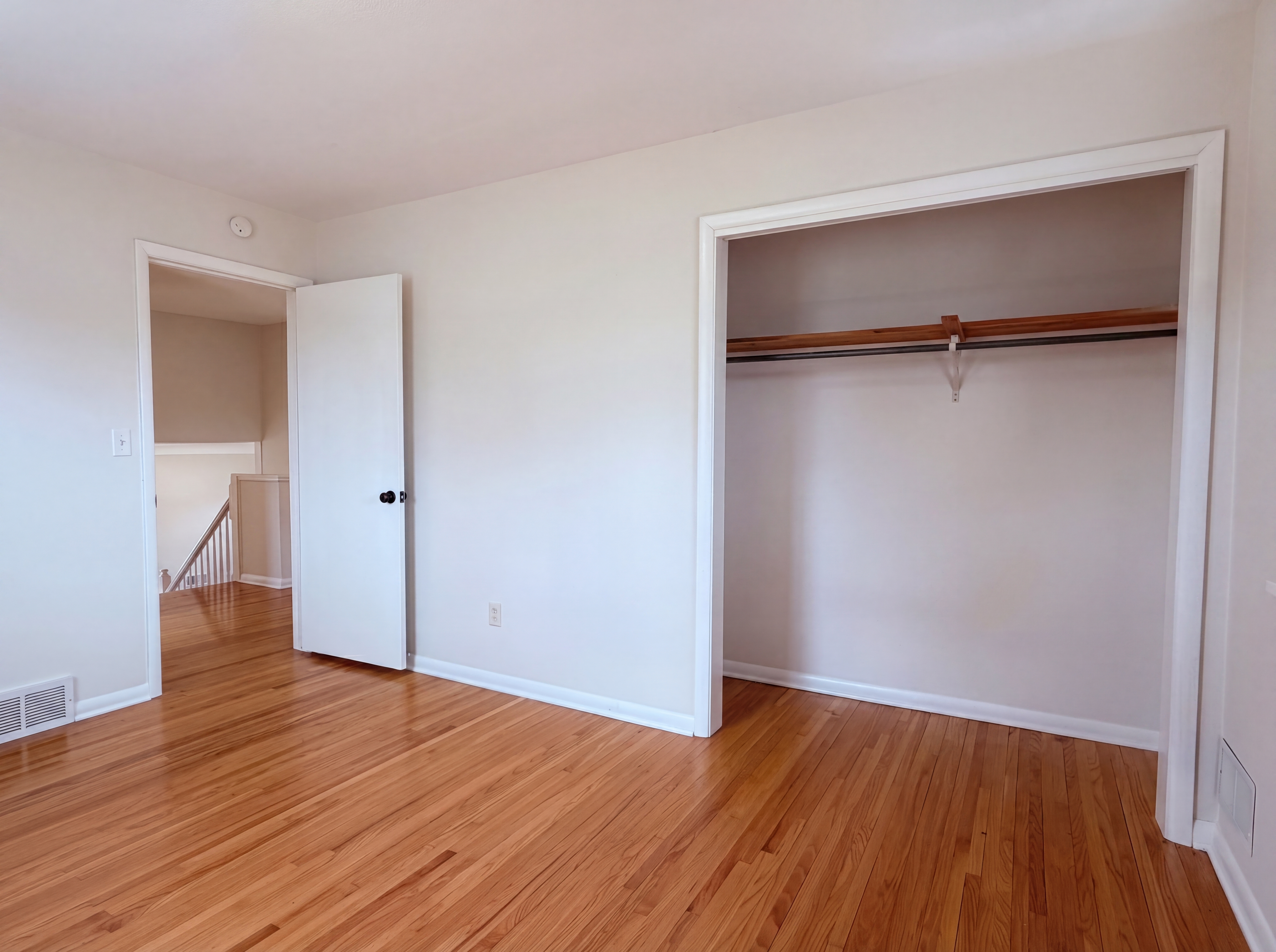 Photo 10 of 19 of 509 8th St, Farmington, MN