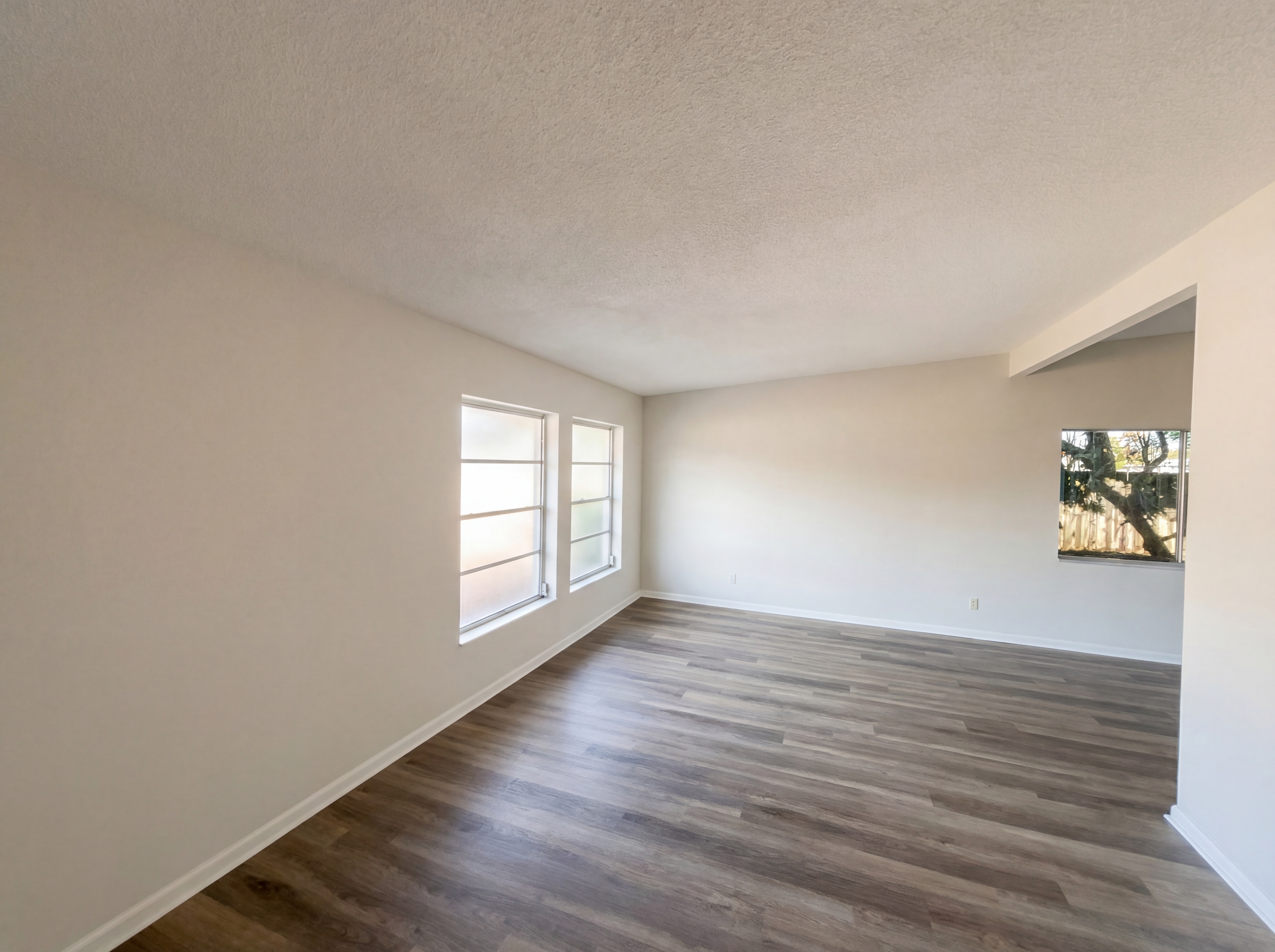 Photo 8 of 26 of 141 SE Calmoso Dr, Port Saint Lucie, FL