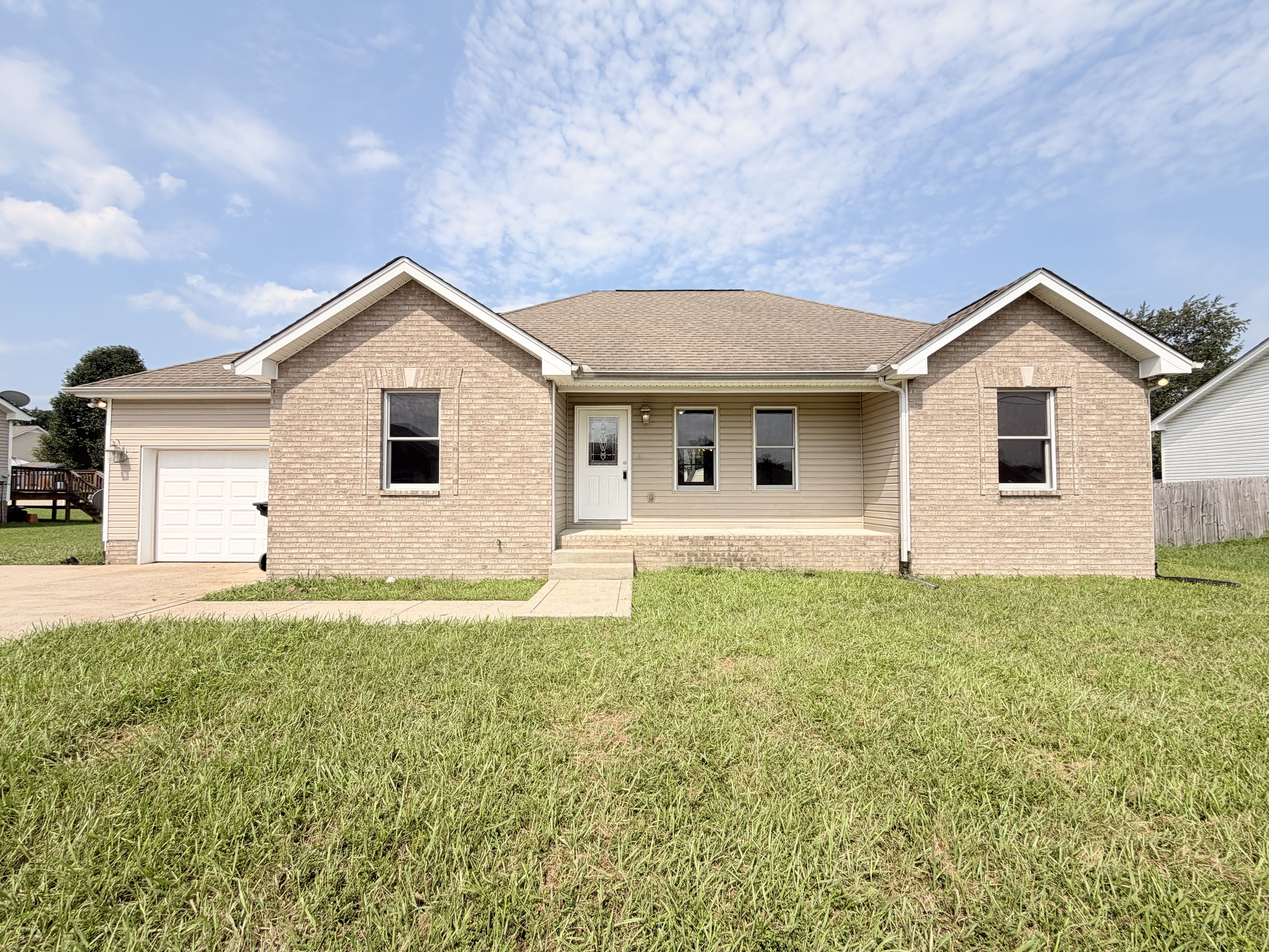 Photo 18 of 19 of 326 Gallop Ln, Springfield, TN