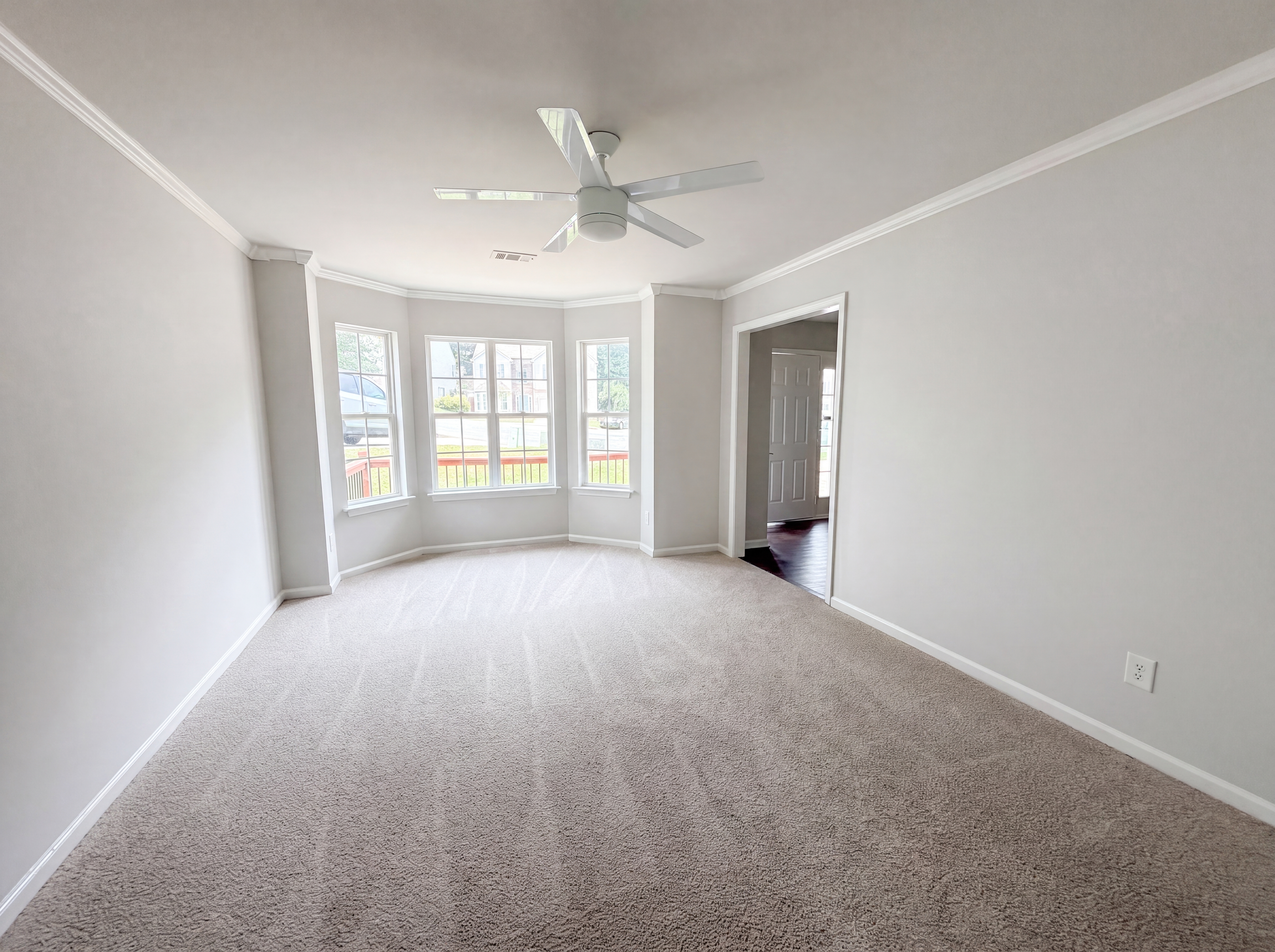 Photo 10 of 23 of 4024 Fifendrum Ln, Charlotte, NC