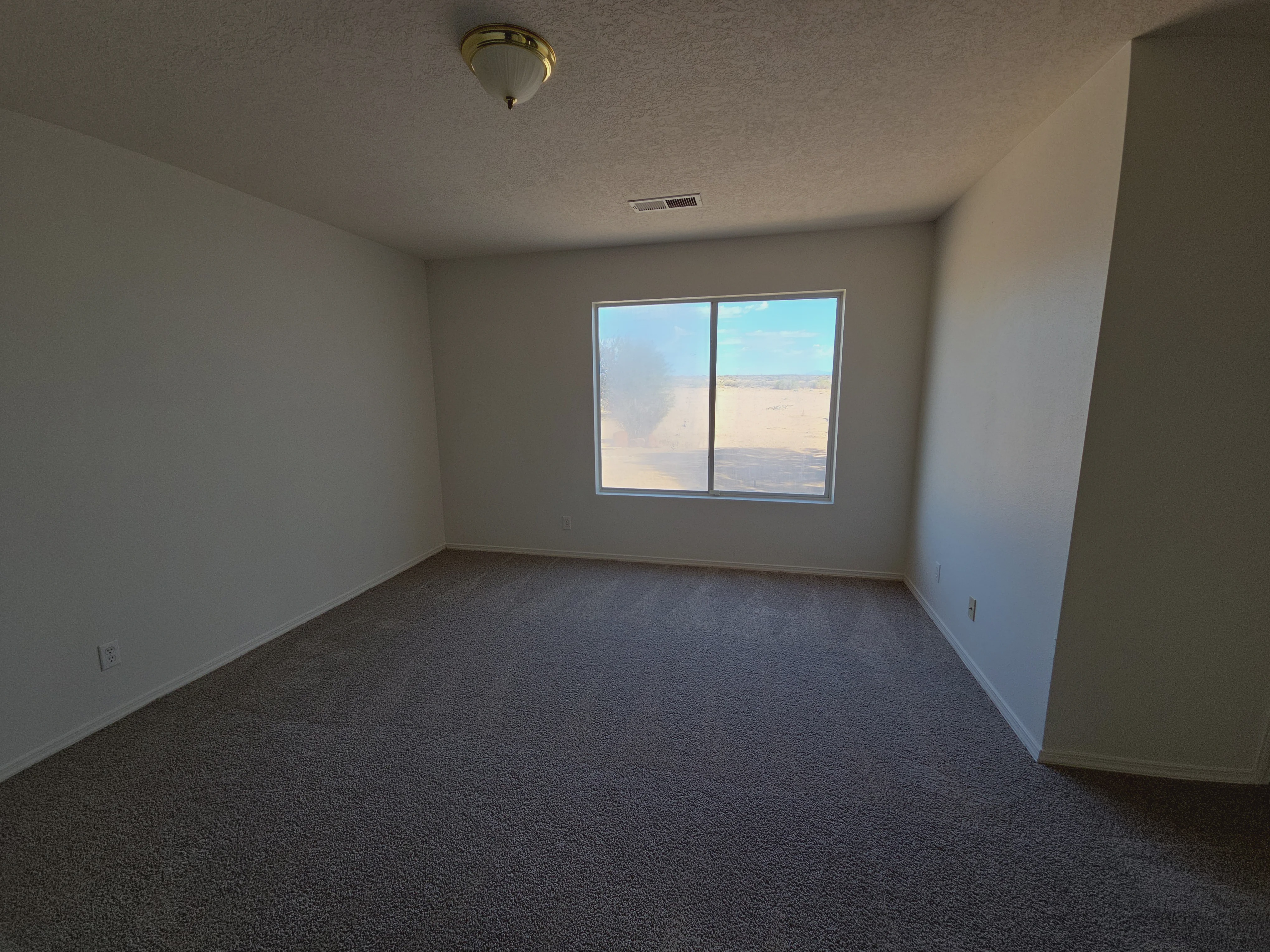 Photo 7 of 18 of 5051 27th Ave NE, Rio Rancho, NM