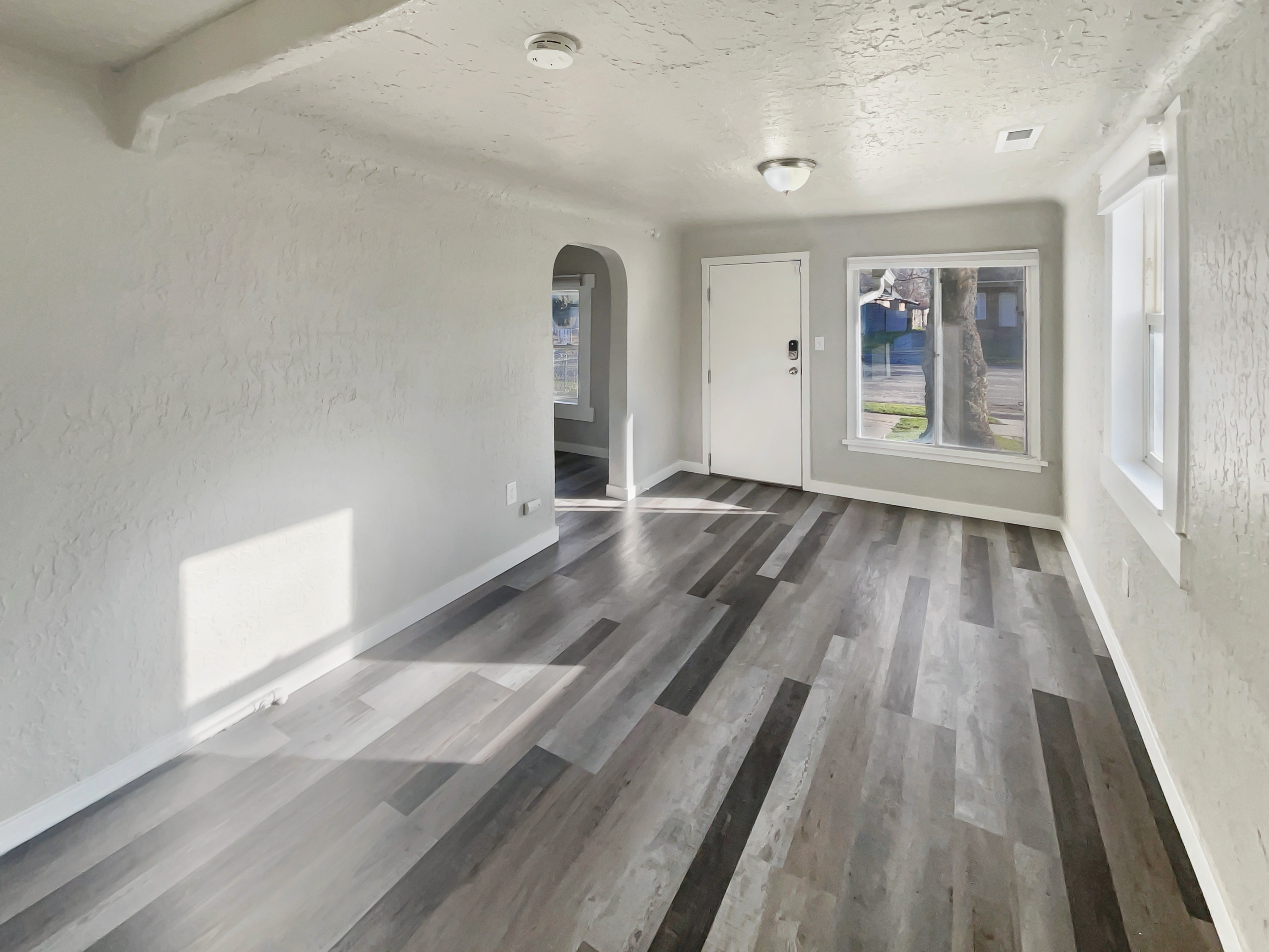 Photo 3 of 19 of 2865 Pingree Ave, Ogden, UT