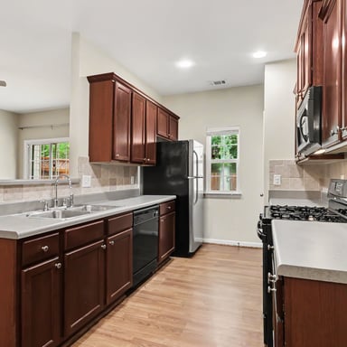 Property photo 2 of 2870 Cross Creek Ct