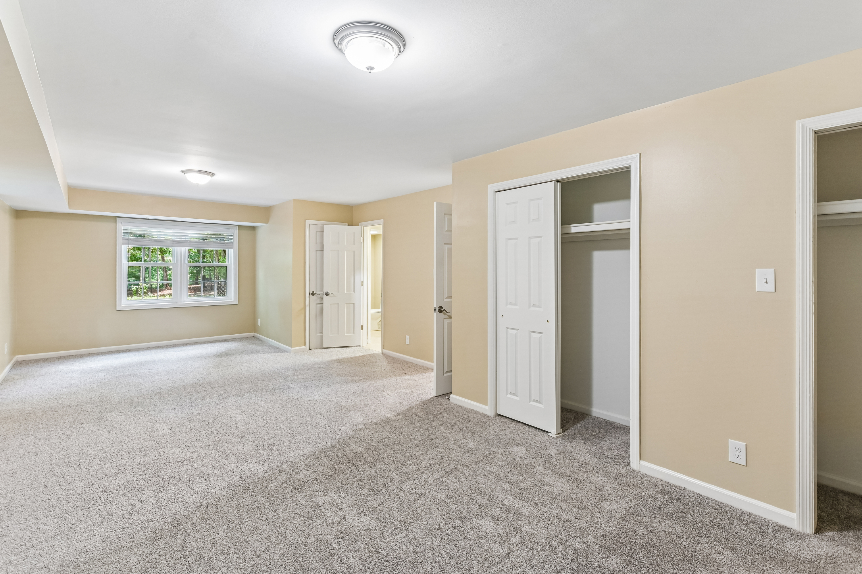 Photo 18 of 87 of 3135 Spalding Dr, Atlanta, GA