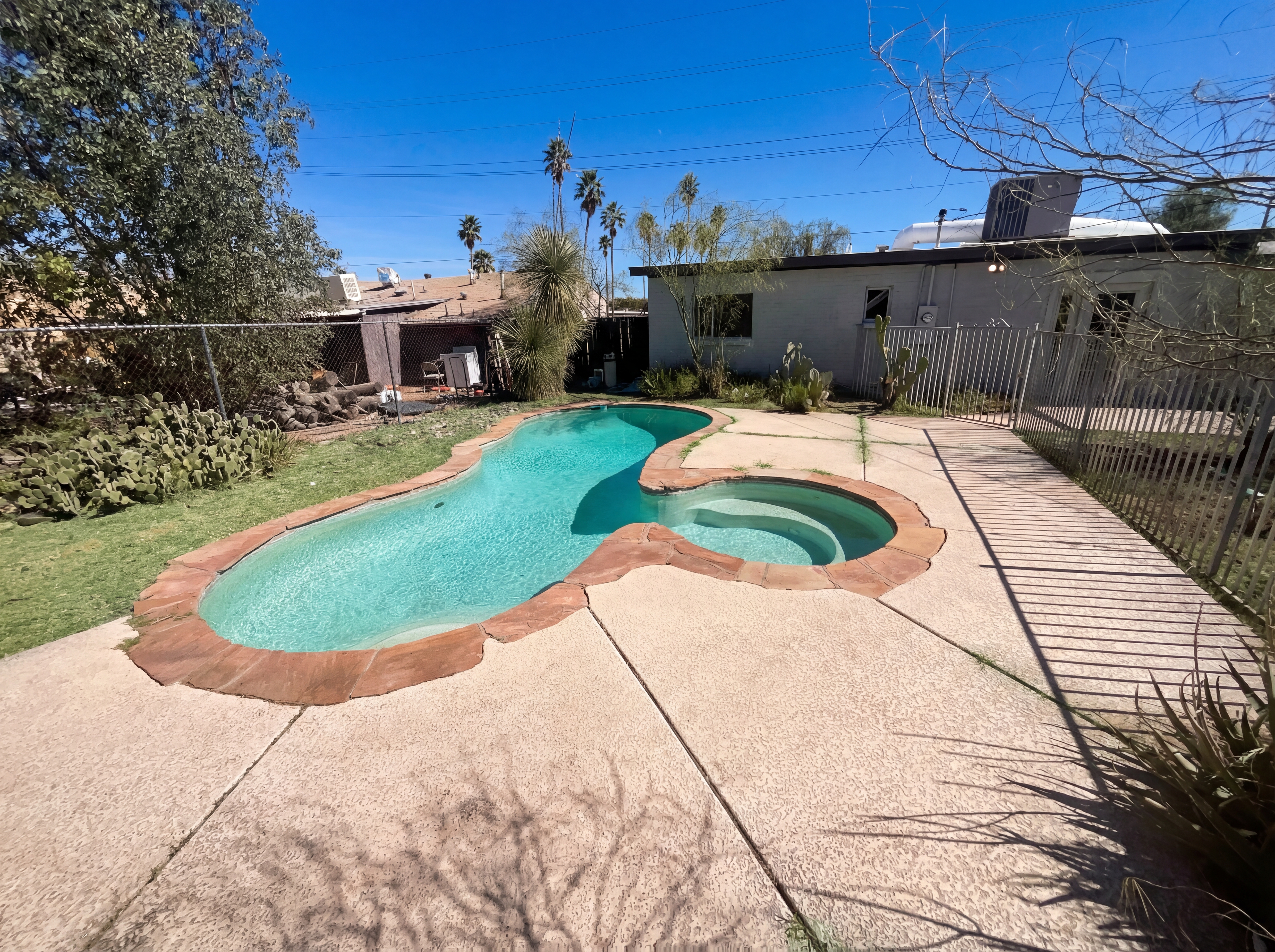 Photo 16 of 18 of 2519 N Richey Blvd, Tucson, AZ