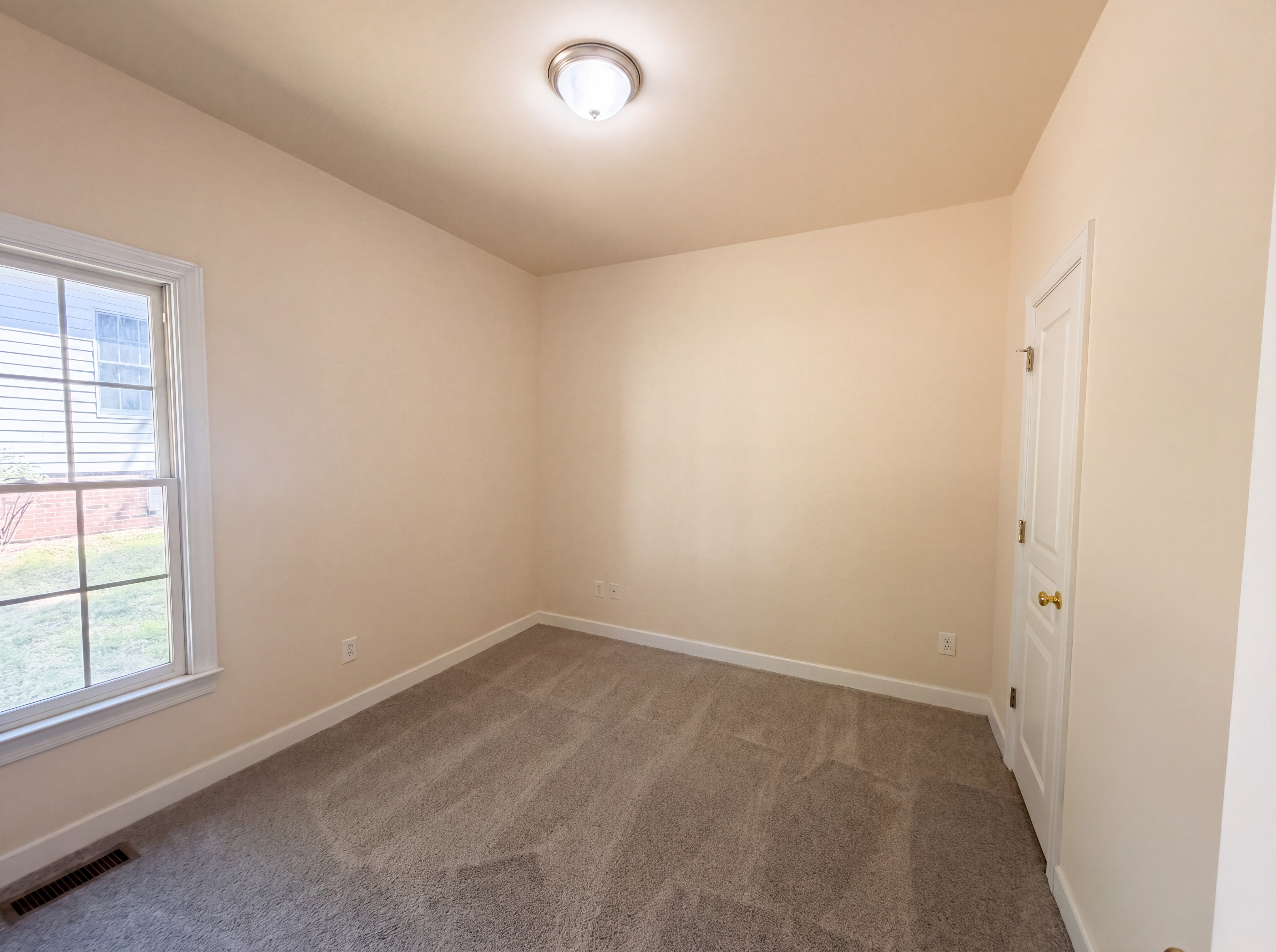 Photo 11 of 16 of 6128 Remington Lake Dr, Raleigh, NC
